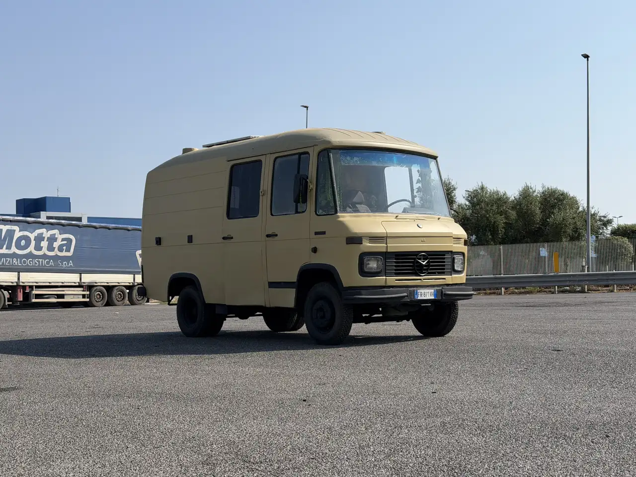 Mercedes 508D, foto 1