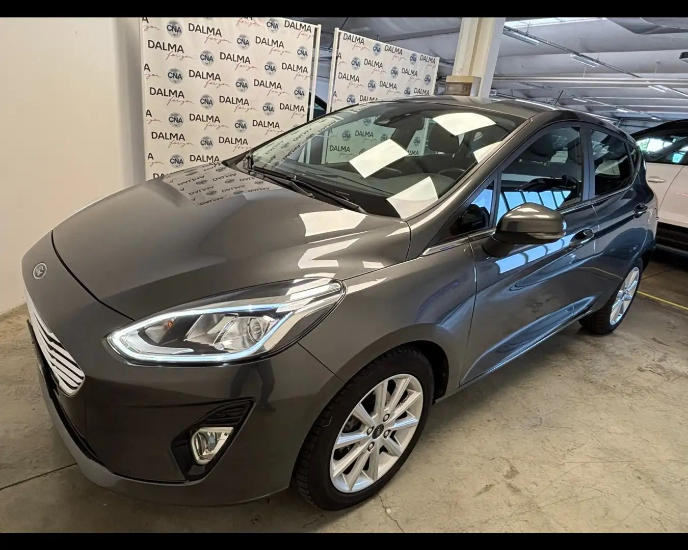 Ford Fiesta 5 Porte 1.1  Titanium Grigio - 1