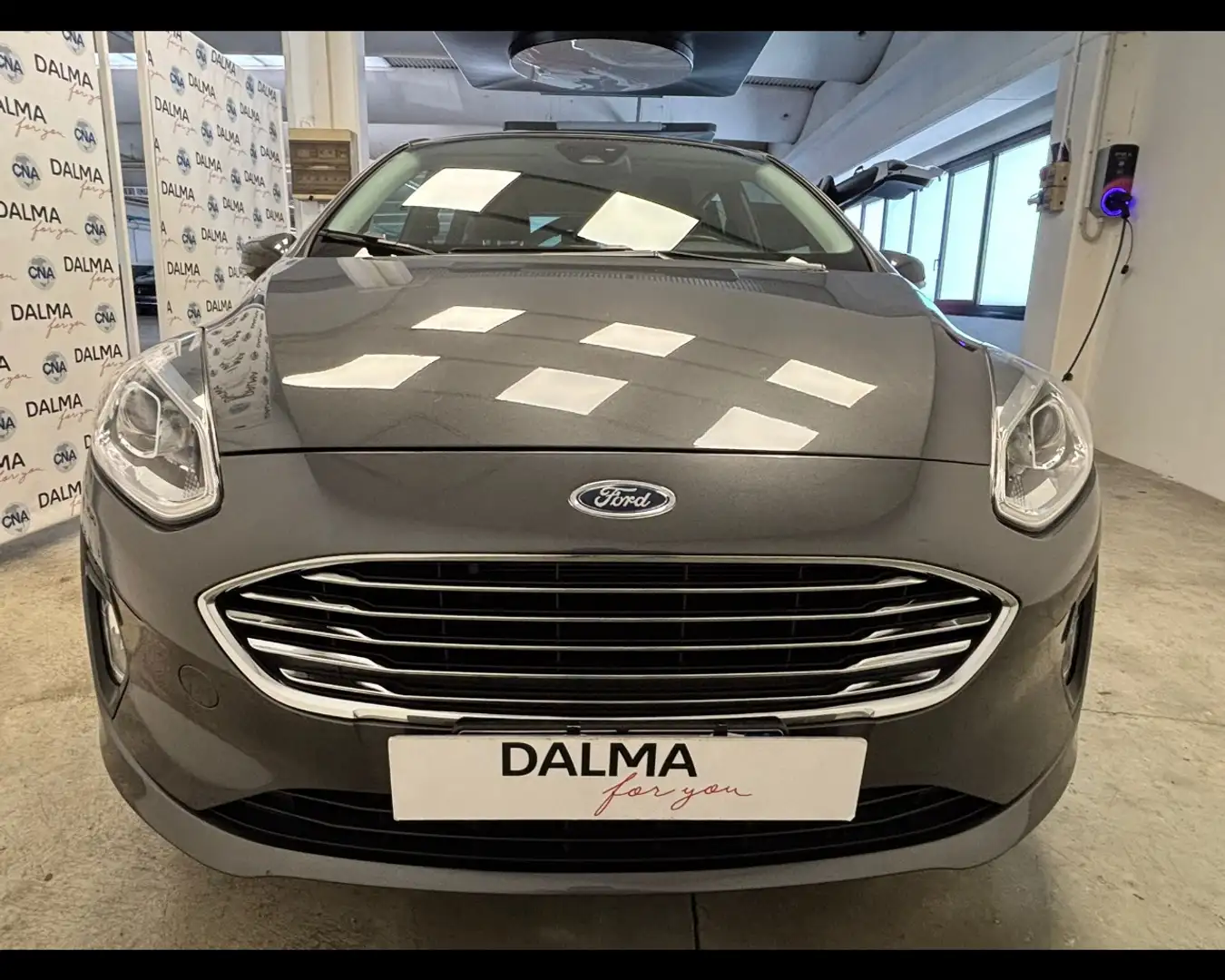 Ford Fiesta 5 Porte 1.1  Titanium Grigio - 2