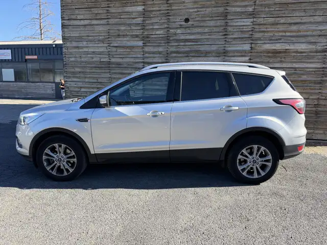 Ford Kuga view 2