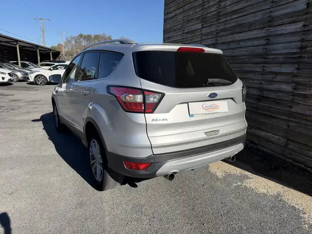 Ford Kuga view 3