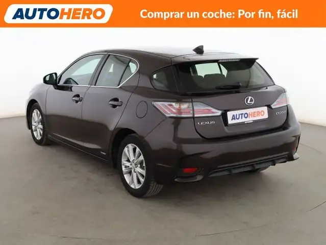 Lexus CT view 4