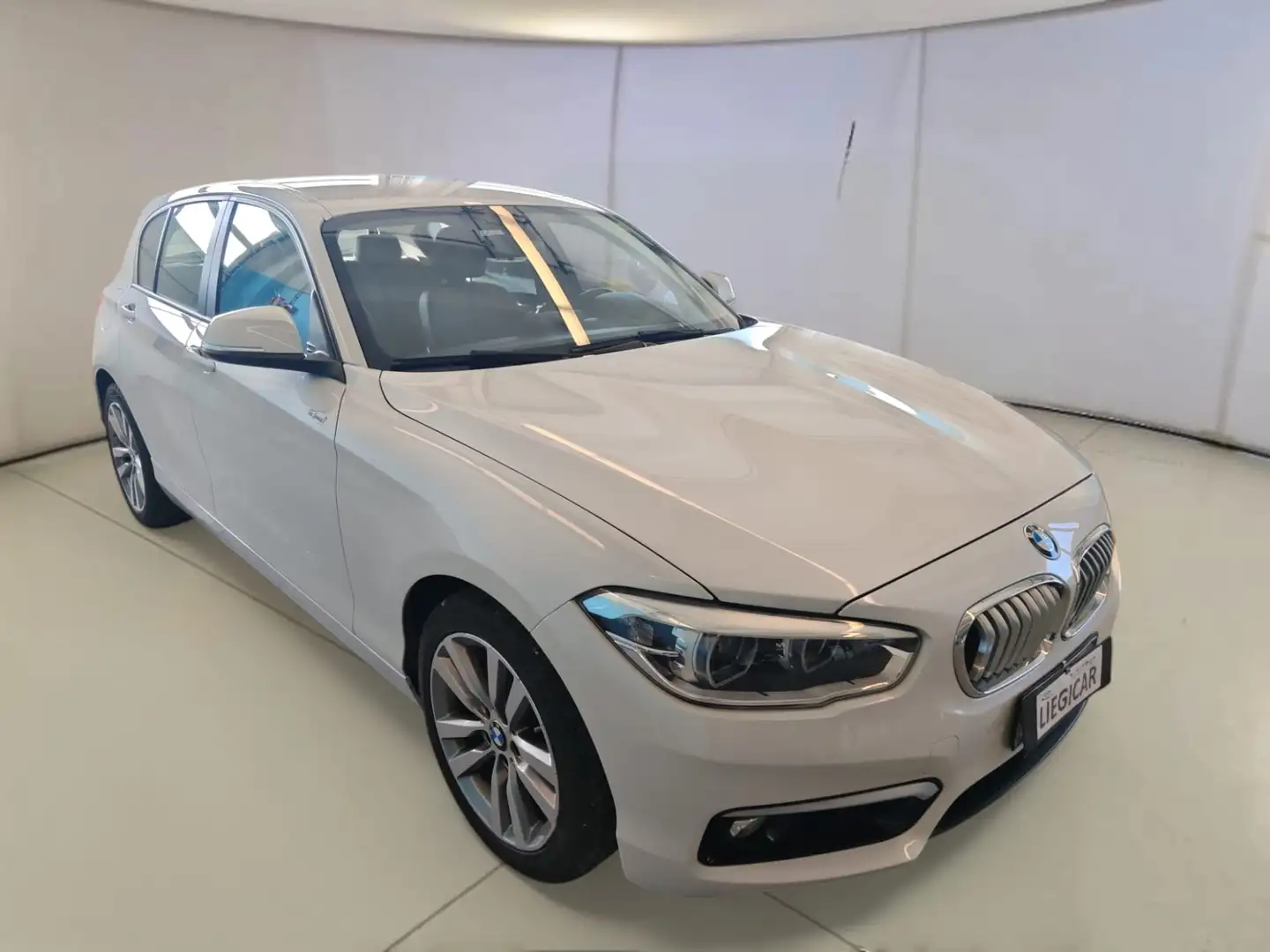BMW 116 URBAN AUTOM OK NEOPATENTATI DA VETRINA Blanco - 2
