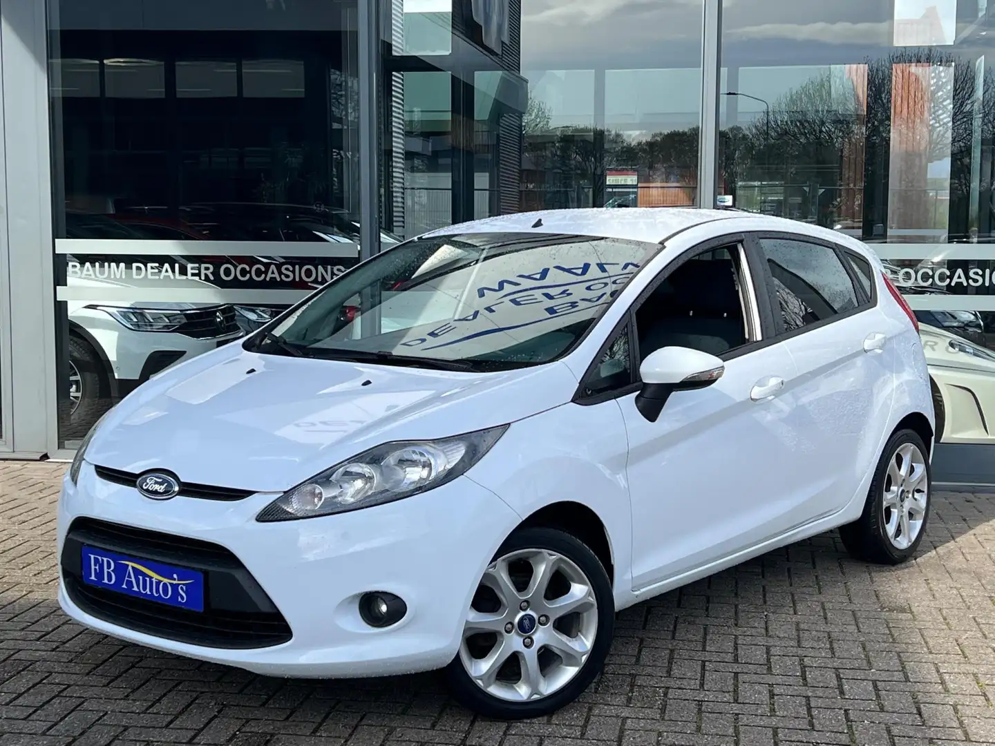 Ford Fiesta 1.25 Titanium Airco Lmv Elek-pakket Wit - 1