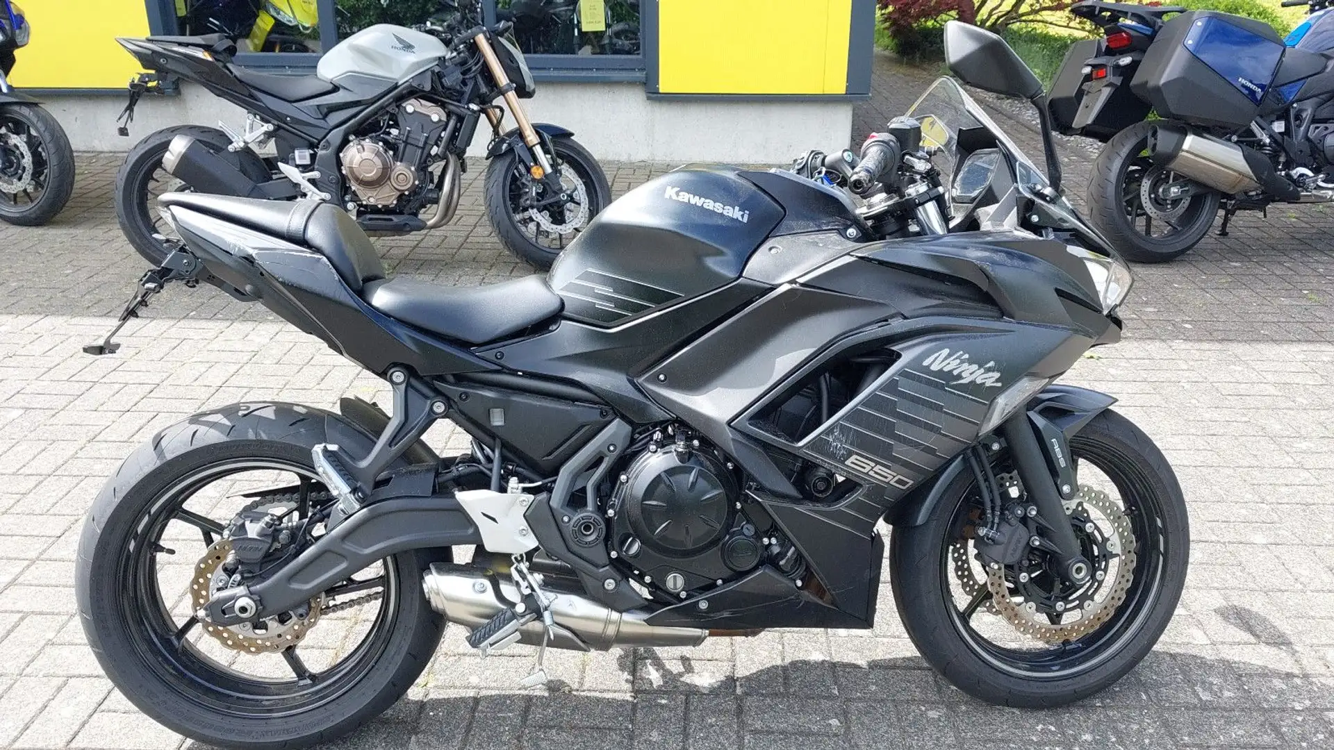 Kawasaki Ninja 650 Gris - 1