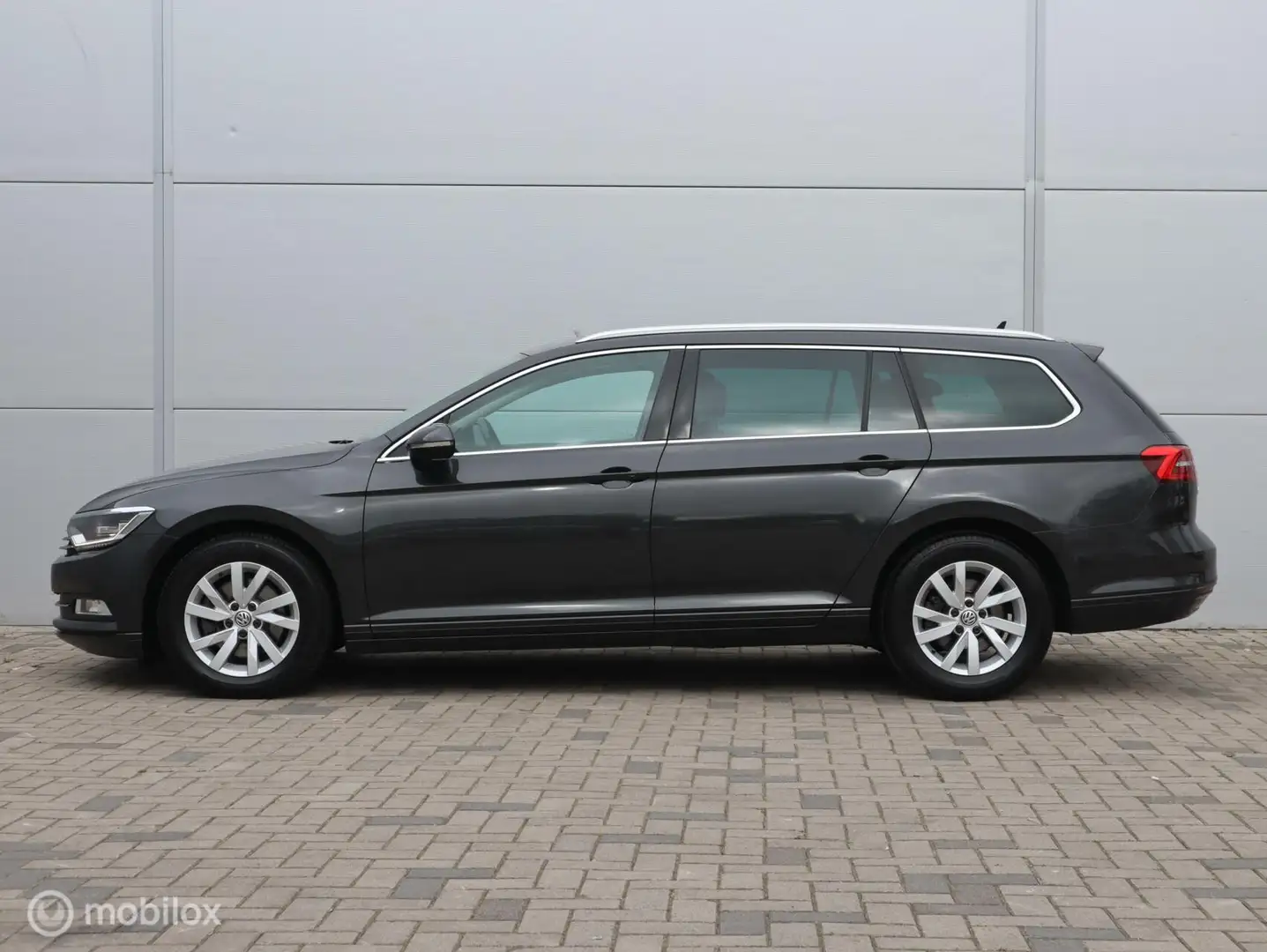 Volkswagen Passat Variant 1.6 TDI Highline Gris - 2