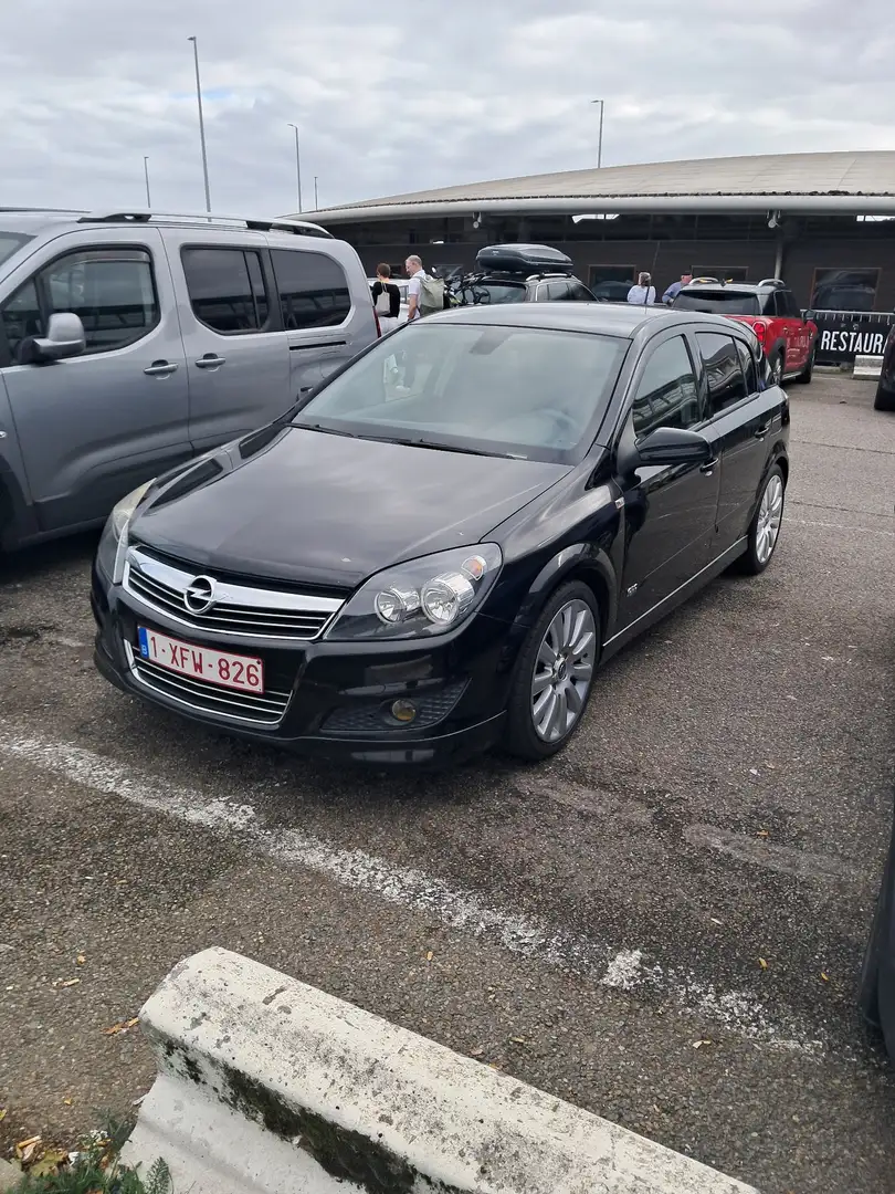 Opel Astra GTC 1.6i Sport - 2