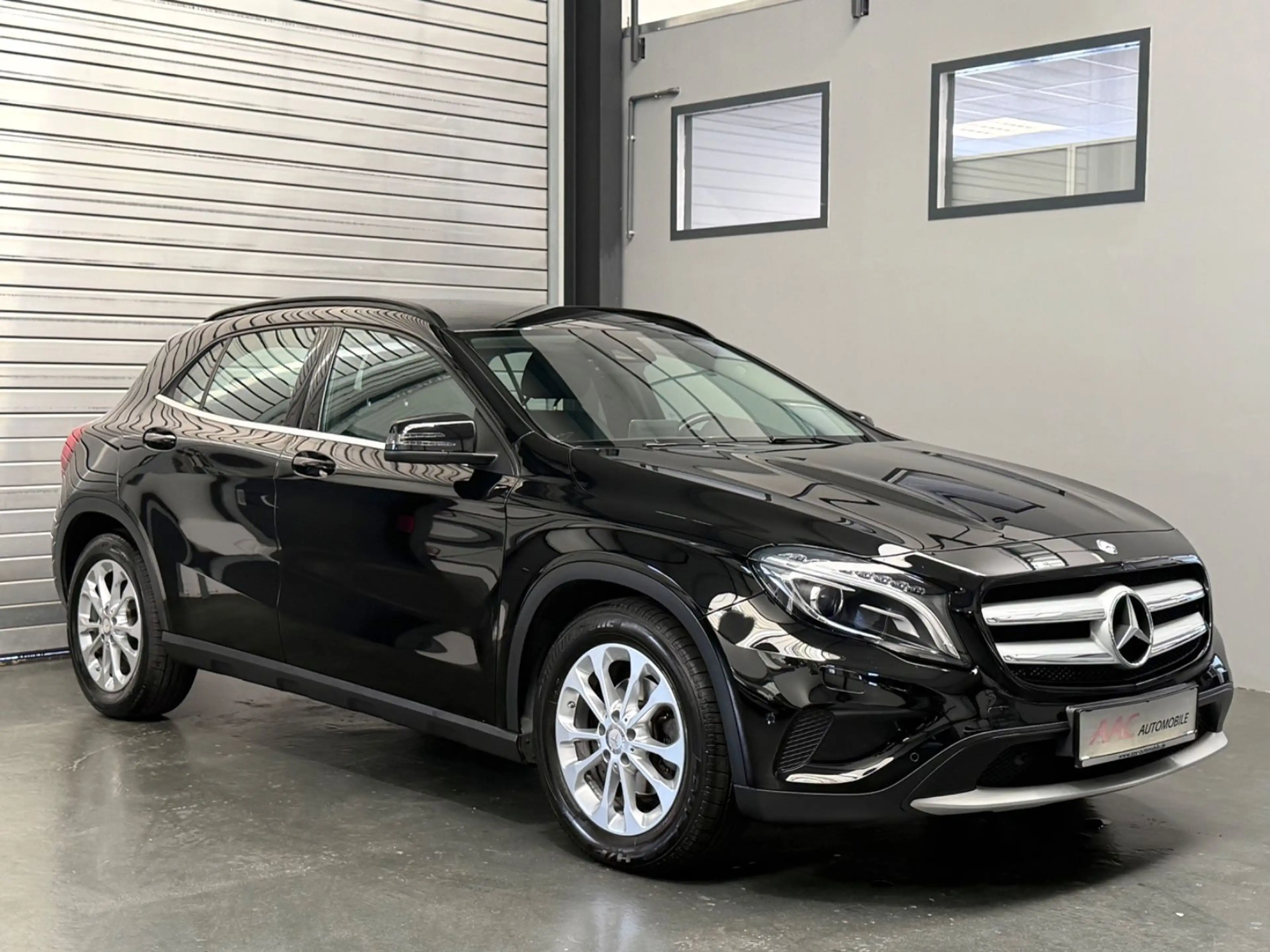 Mercedes-Benz GLA 180 Style /Navi/Cam/Tempomat/1.Hand