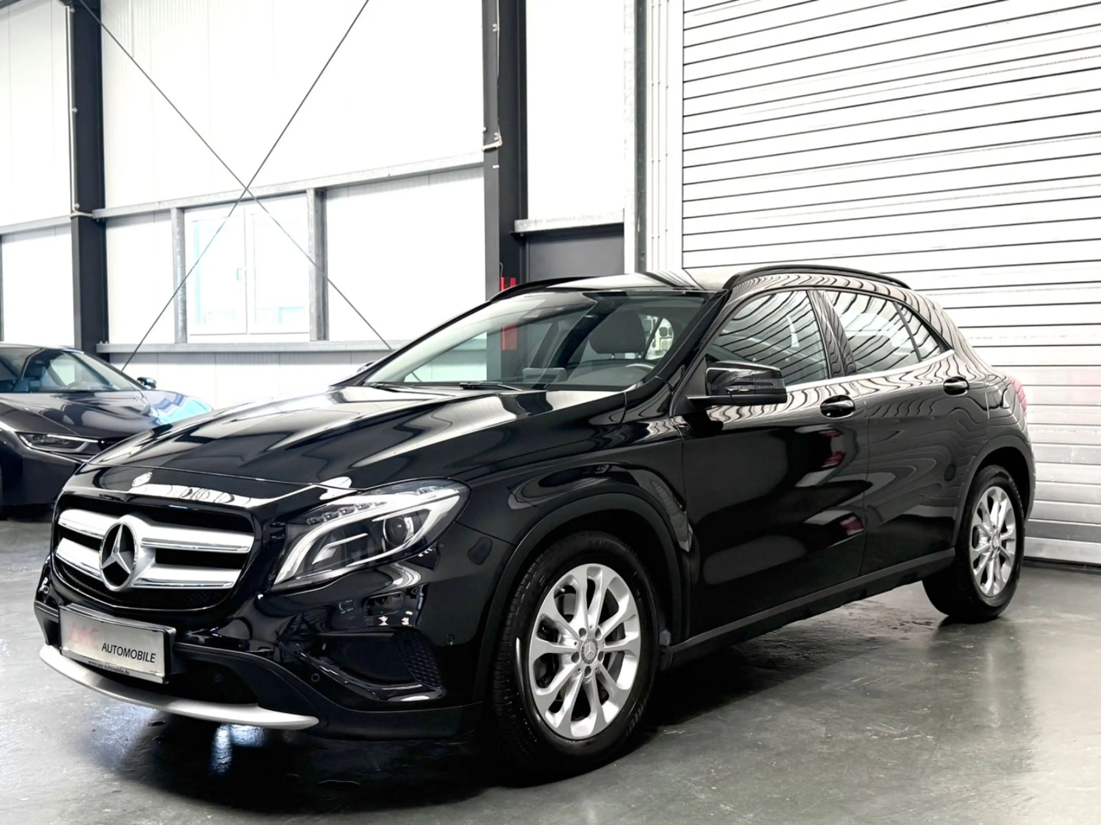 Mercedes-Benz GLA 180 Style /Navi/Cam/Tempomat/1.Hand — photo 4
