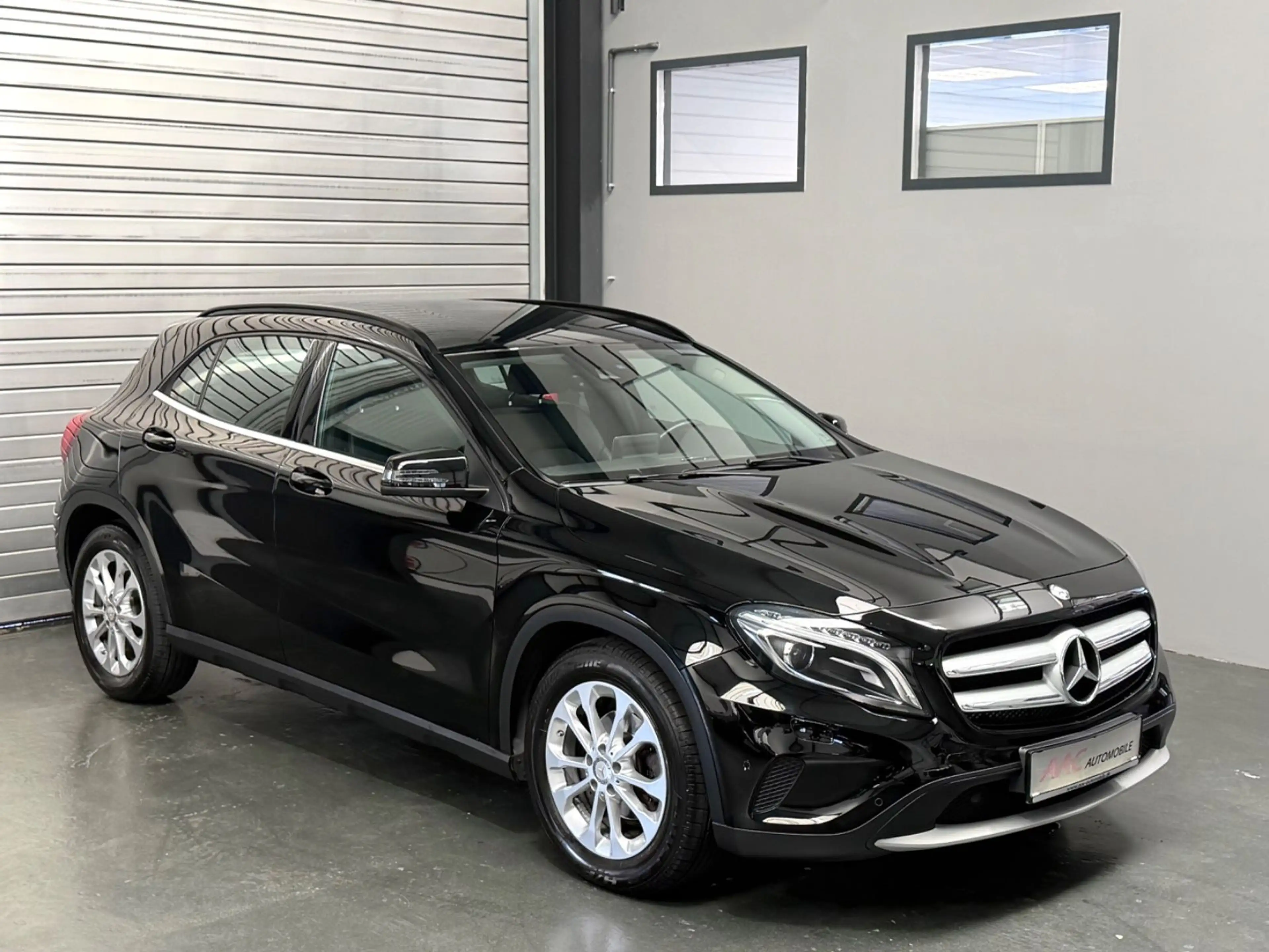 Mercedes-Benz GLA 180 Style /Navi/Cam/Tempomat/1.Hand — photo 3