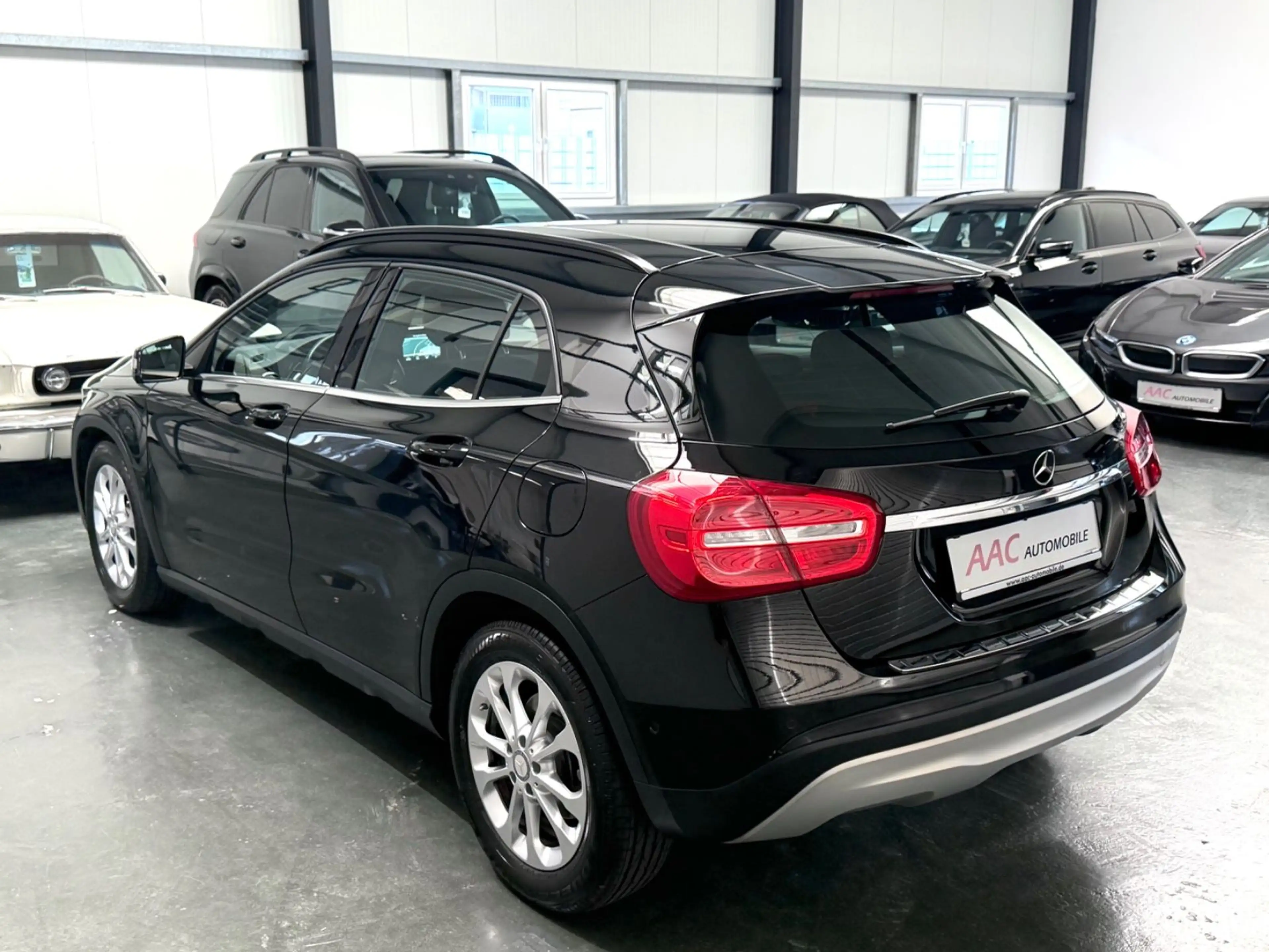 Mercedes-Benz GLA 180 Style /Navi/Cam/Tempomat/1.Hand — photo 6