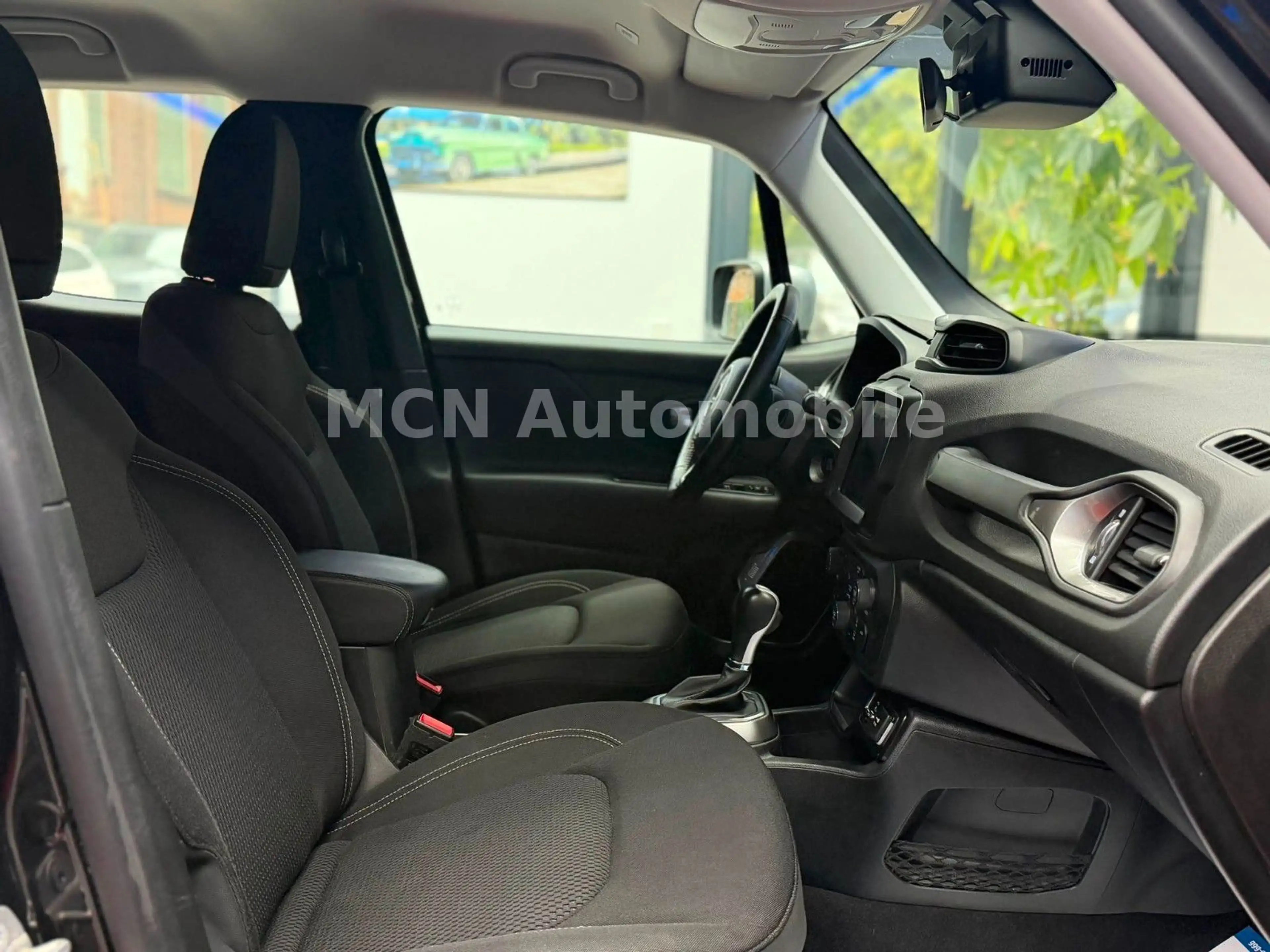 Jeep Renegade Limited FWD Navi/Winterpaket/ — photo 15