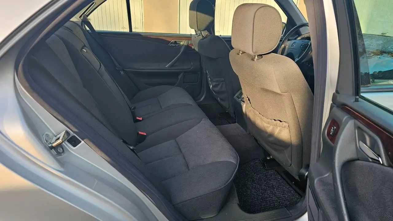 Mercedes-Benz E 240 ELEGANCE, 2-Hand Sehr gepflegt, foto 9