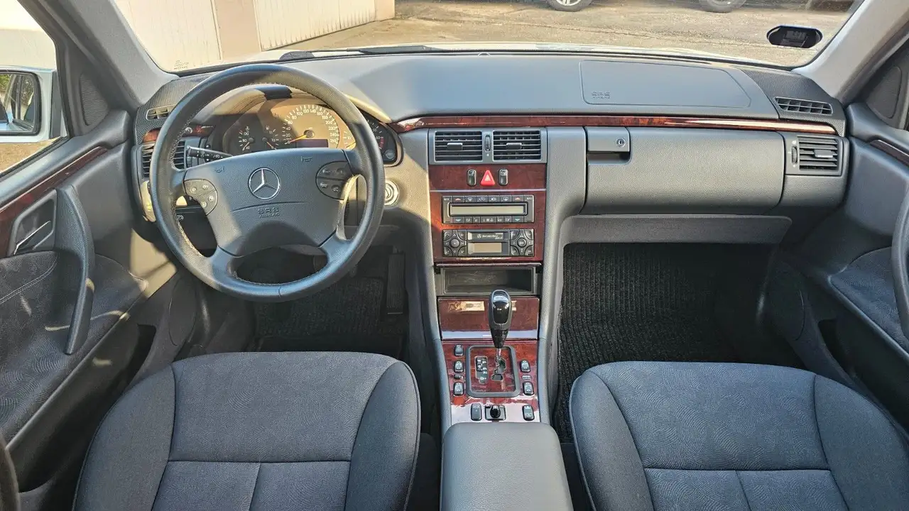 Mercedes-Benz E 240 ELEGANCE, 2-Hand Sehr gepflegt, foto 7