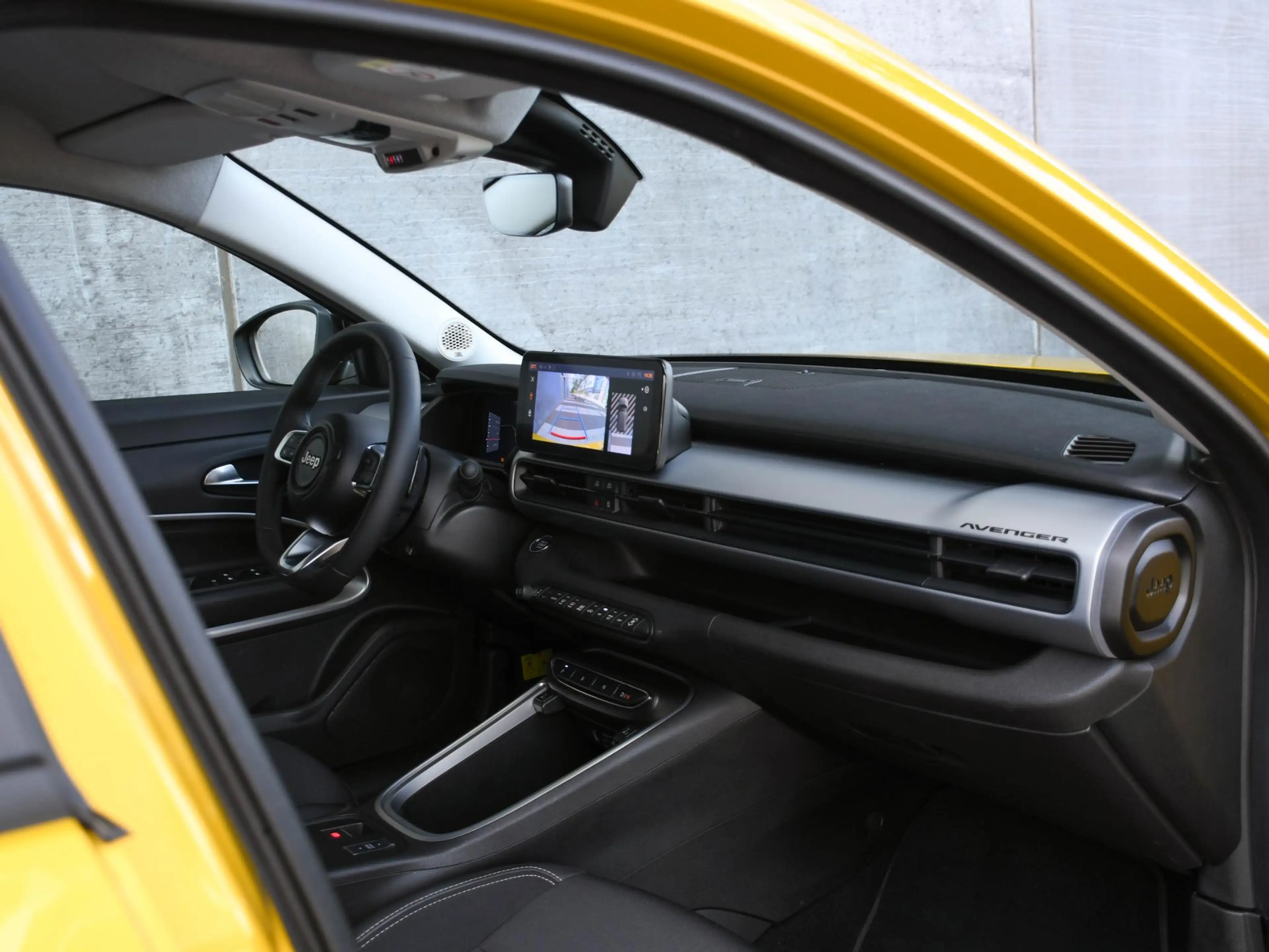 Jeep Avenger Summit 1.2 e-Hybrid 110pk Automaat JBL | ELEK. ACH — photo 9