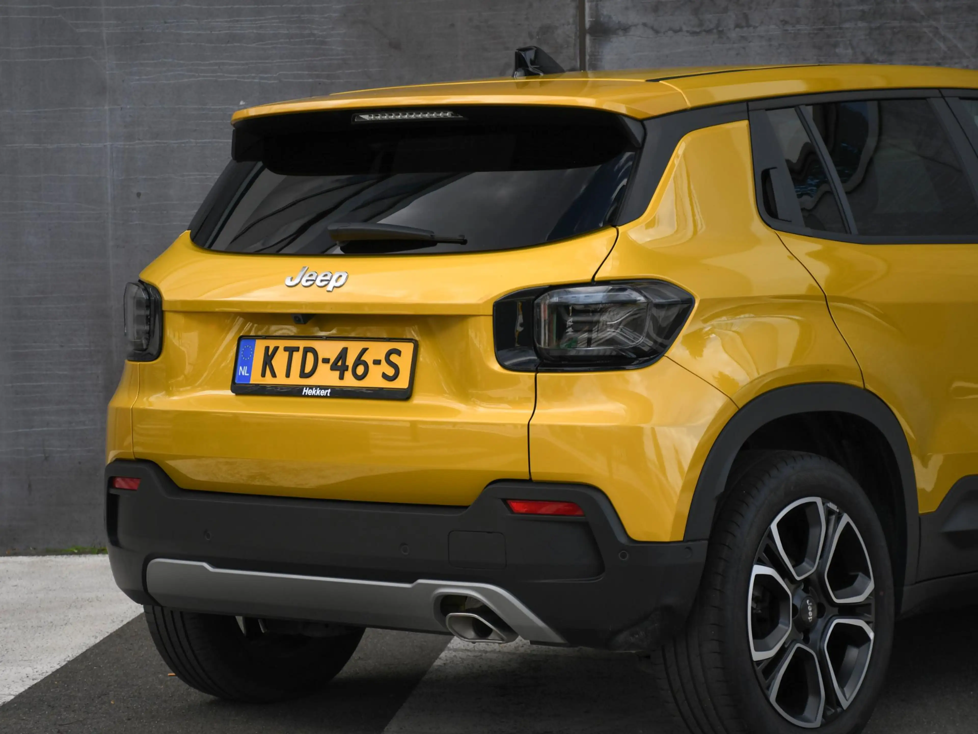 Jeep Avenger Summit 1.2 e-Hybrid 110pk Automaat JBL | ELEK. ACH — photo 6