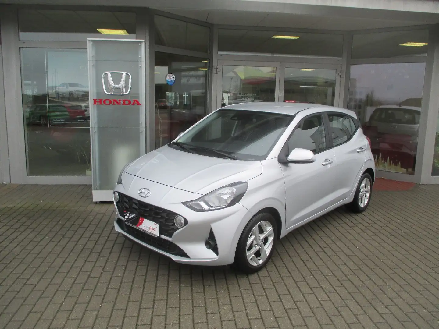 Hyundai i10 Trend"Automatik" Silber - 1