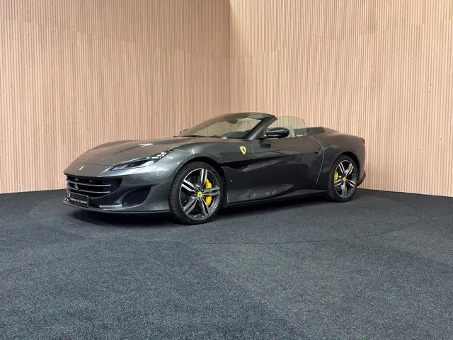 Ferrari Portofino Cabrio| Sportuitlaat| Passagiersdisplay| surround