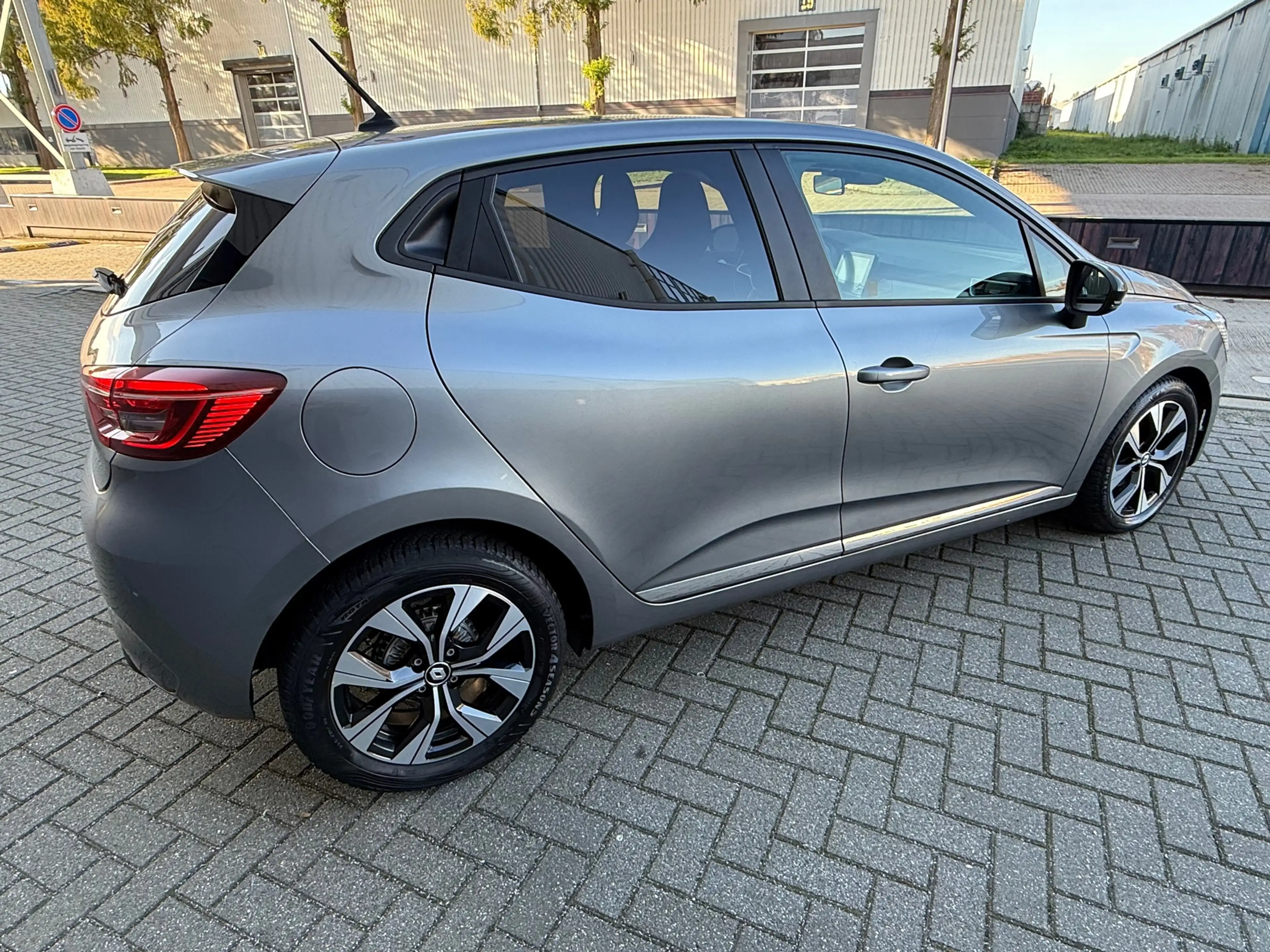 Renault Clio 1.0 TCe 90 Evolution*CAMERA*NAVI*CARPLAYE*CRUISE*V — photo 5