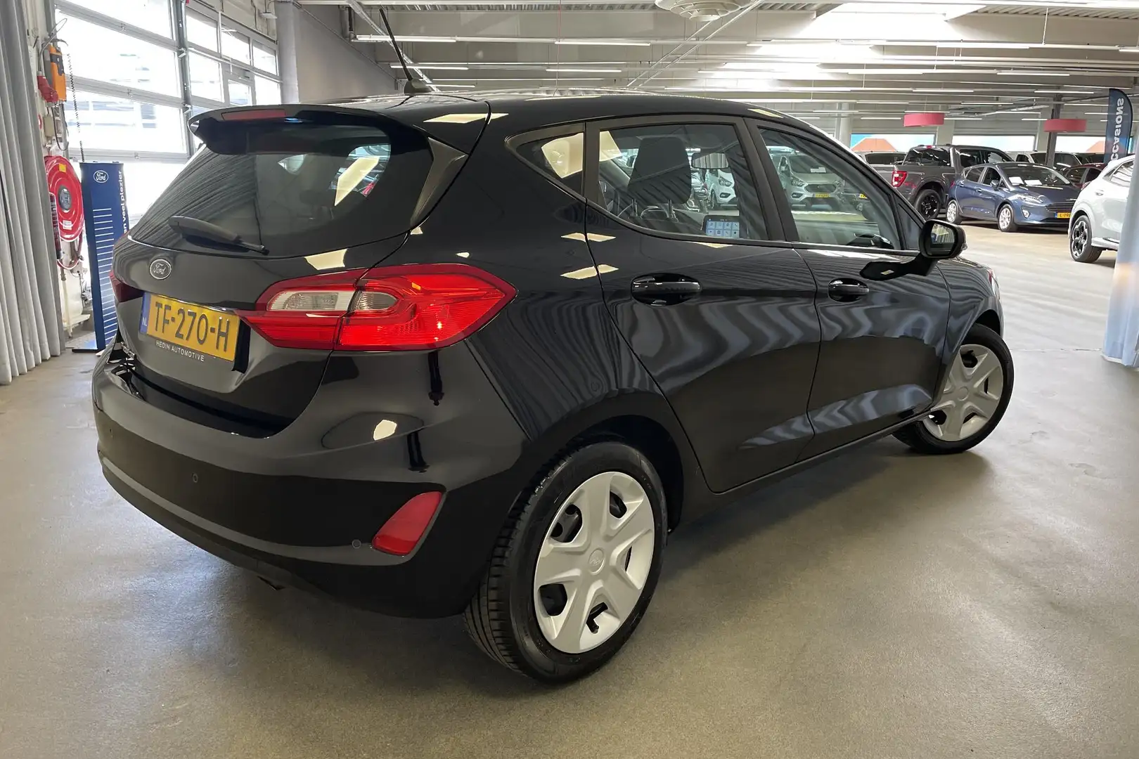 Ford Fiesta 1.1 Trend 85 pk | Sensor Achter | Navi | 1 JR Bova Zwart - 2