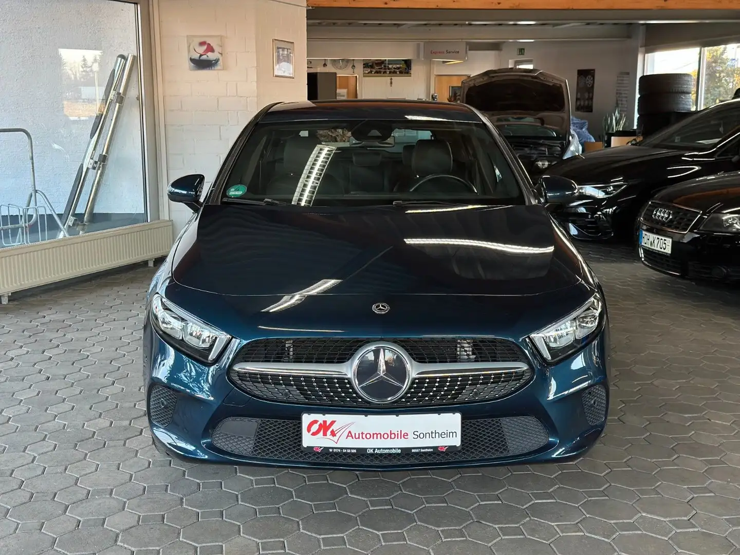 Mercedes-Benz A 180 7G Progressive*Spur*Nav*Kam*LED*Widescreen Bleu - 2