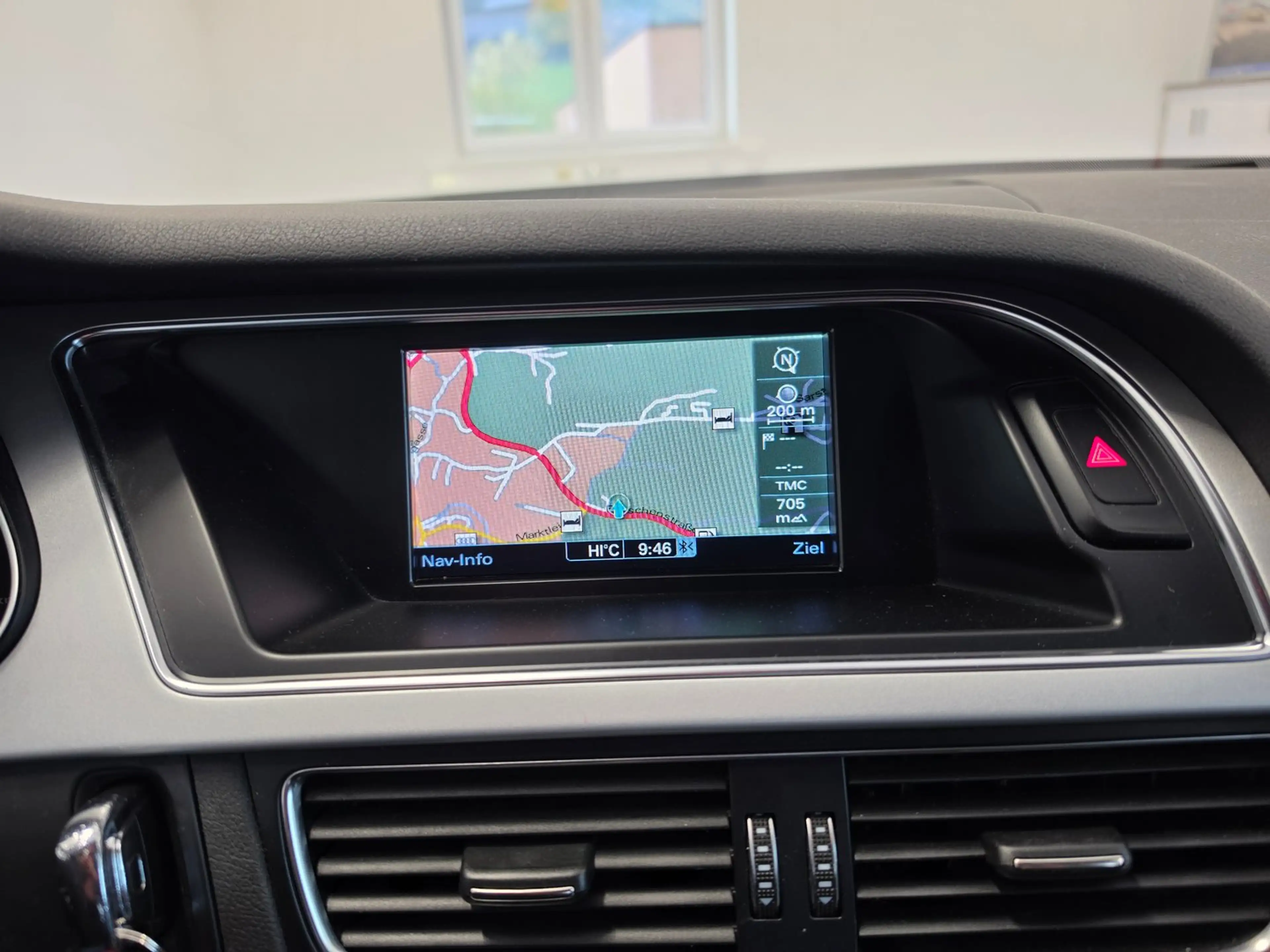 Audi A4 2.0 TDI quattro intense — photo 12