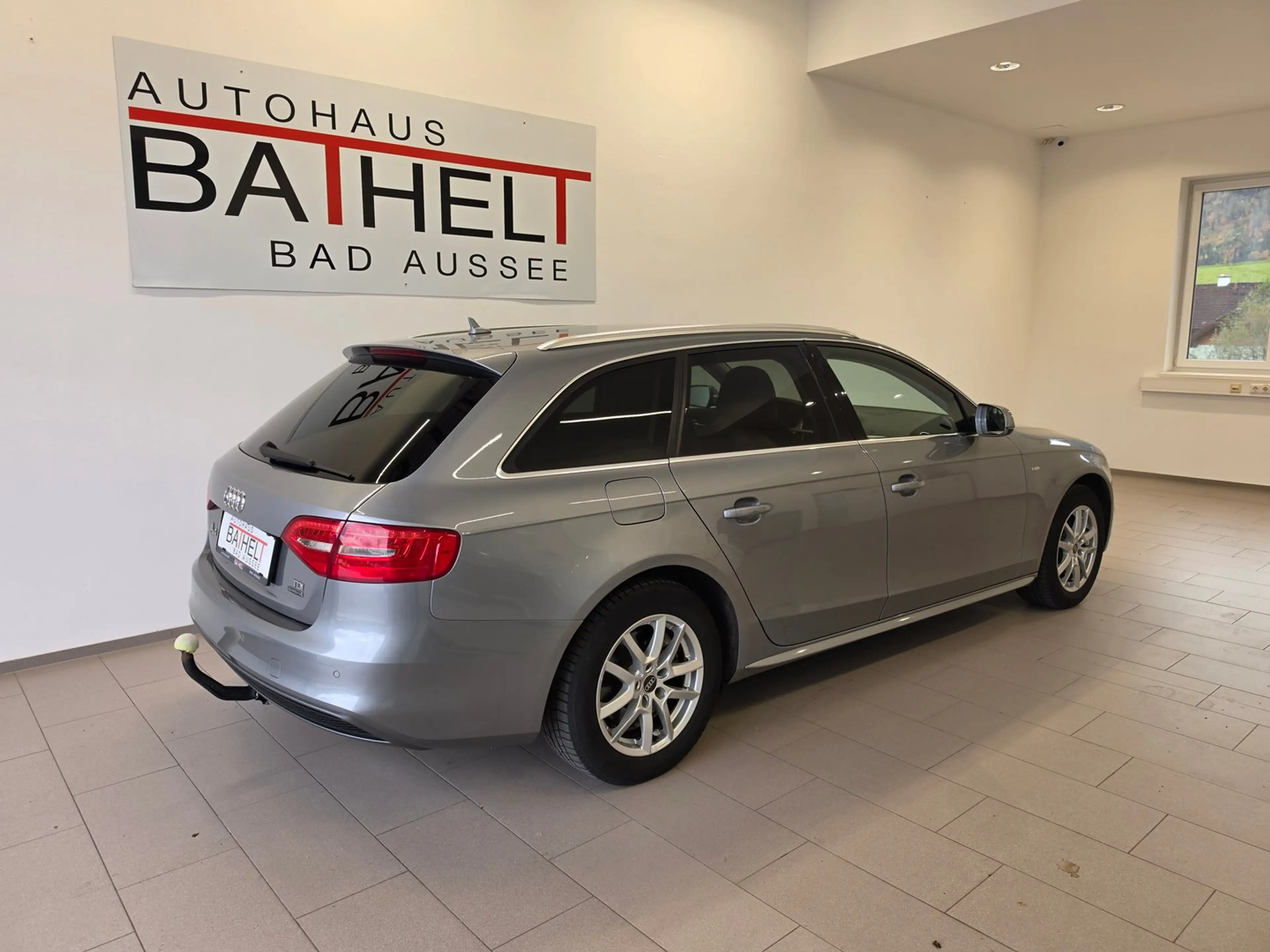 Audi A4 2.0 TDI quattro intense — photo 13