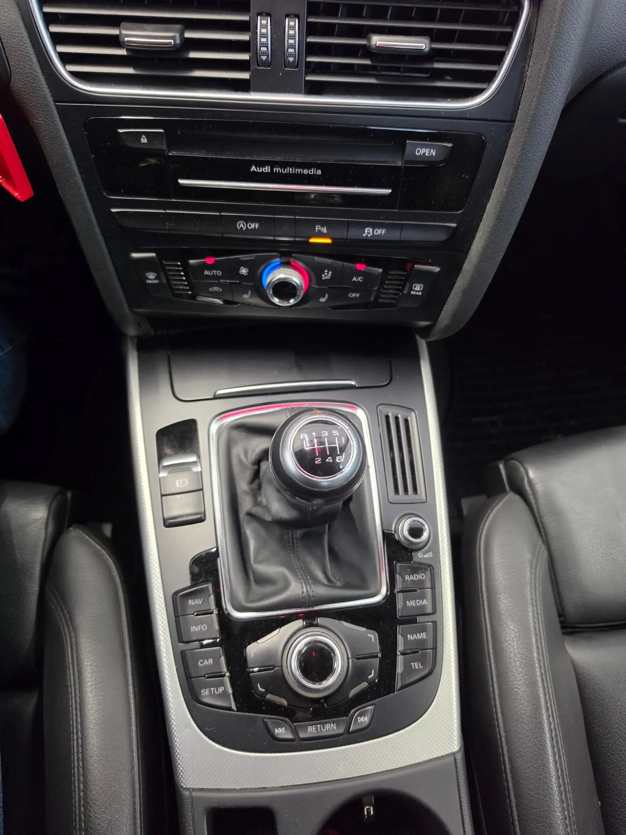 Audi A4 2.0 TDI quattro intense — photo 9