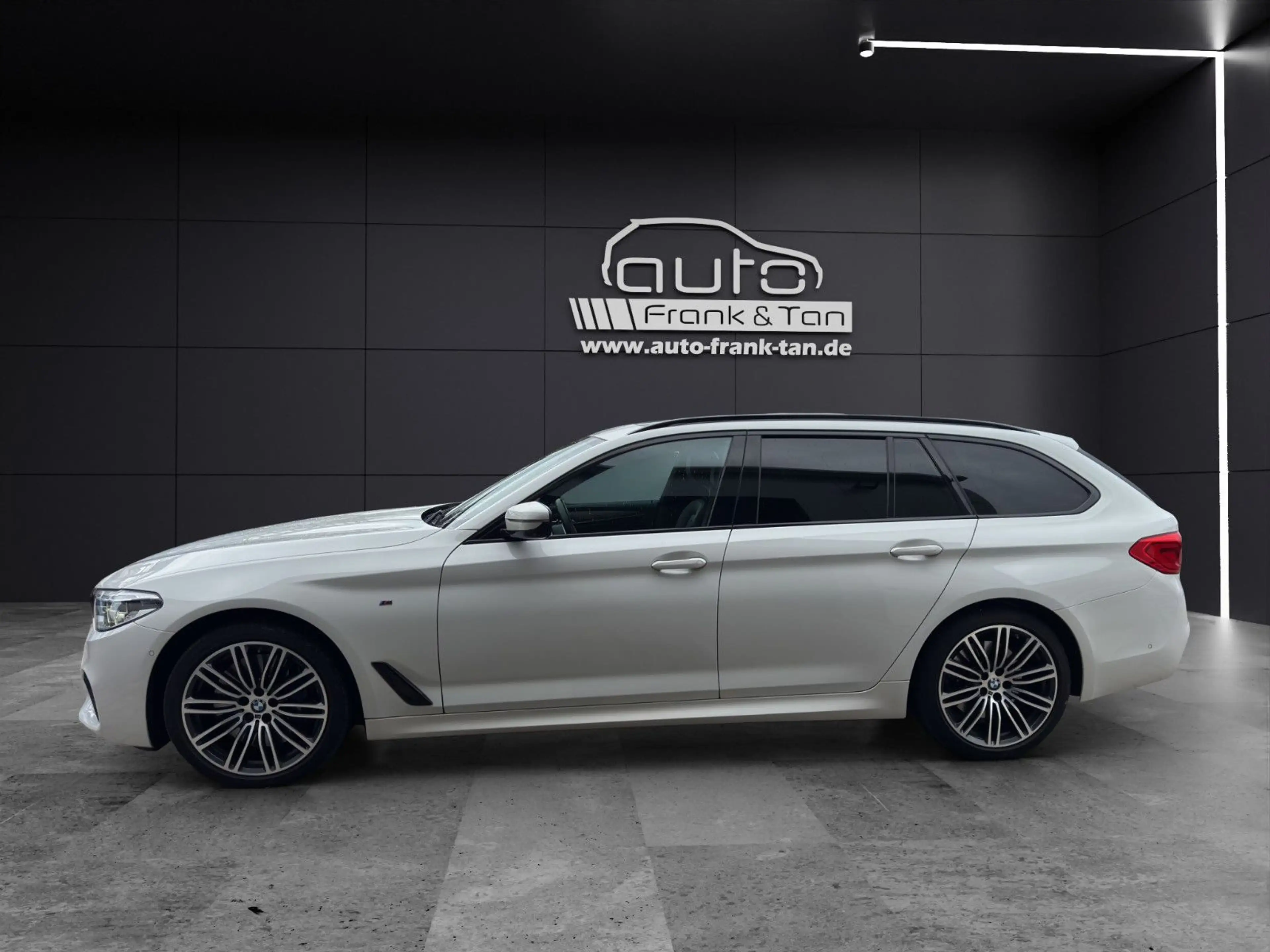 BMW 540 d Touring xDrive MSport/2.Hand/Pano/H&K/ — photo 3