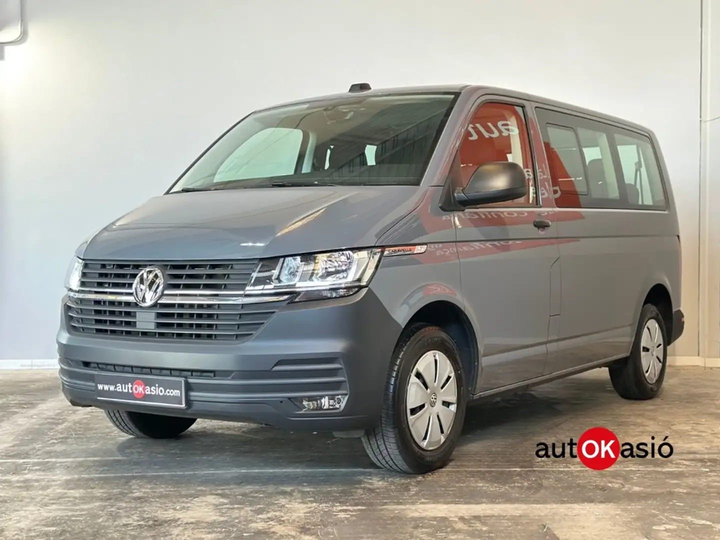 Volkswagen T5 Caravelle 2.0TDI Batalla Corta 110kW Aut Gris - 1