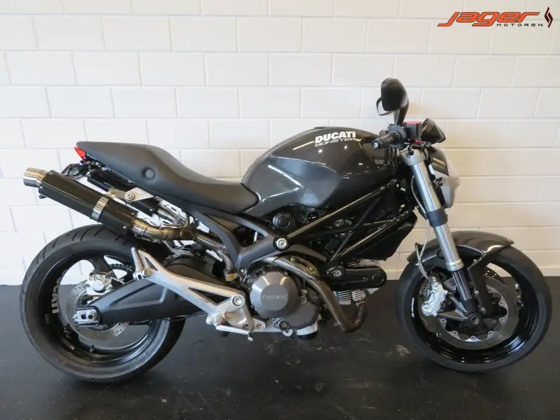 Ducati Monster 696