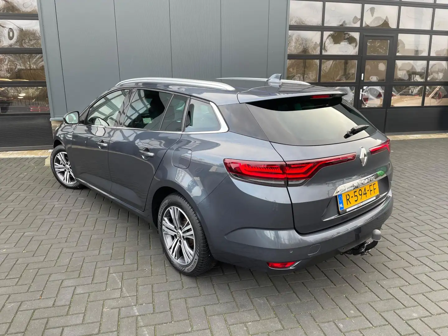 Renault Megane E-Tech Estate 1.6 Plug-In Hybrid 160 Intens NL.Auto/Trekh Gris - 2