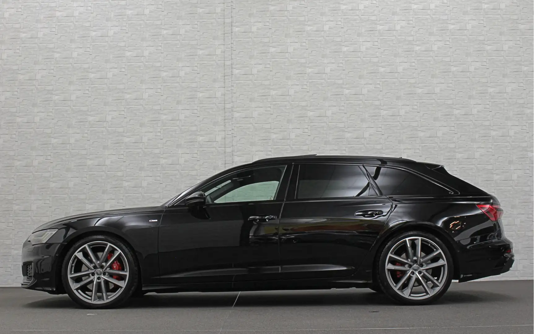 Audi A6 Avant 3.0 V6 340PK S-Line | Luchtvering | ACC | B& Zwart - 2
