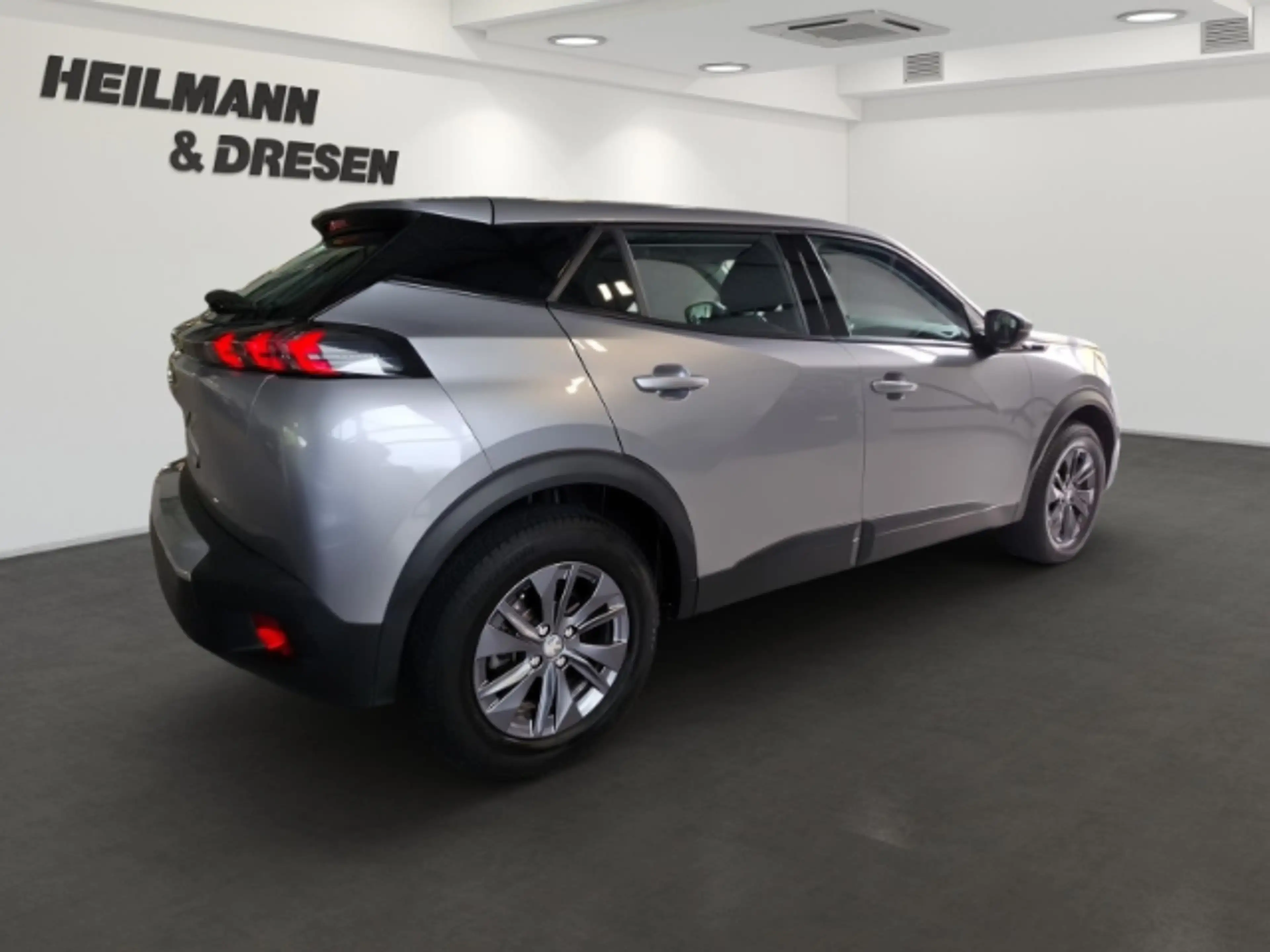 Peugeot 2008 Active Pack 50 kWh/Wärmepumpe/Sitzheizung/AppleCar — photo 3