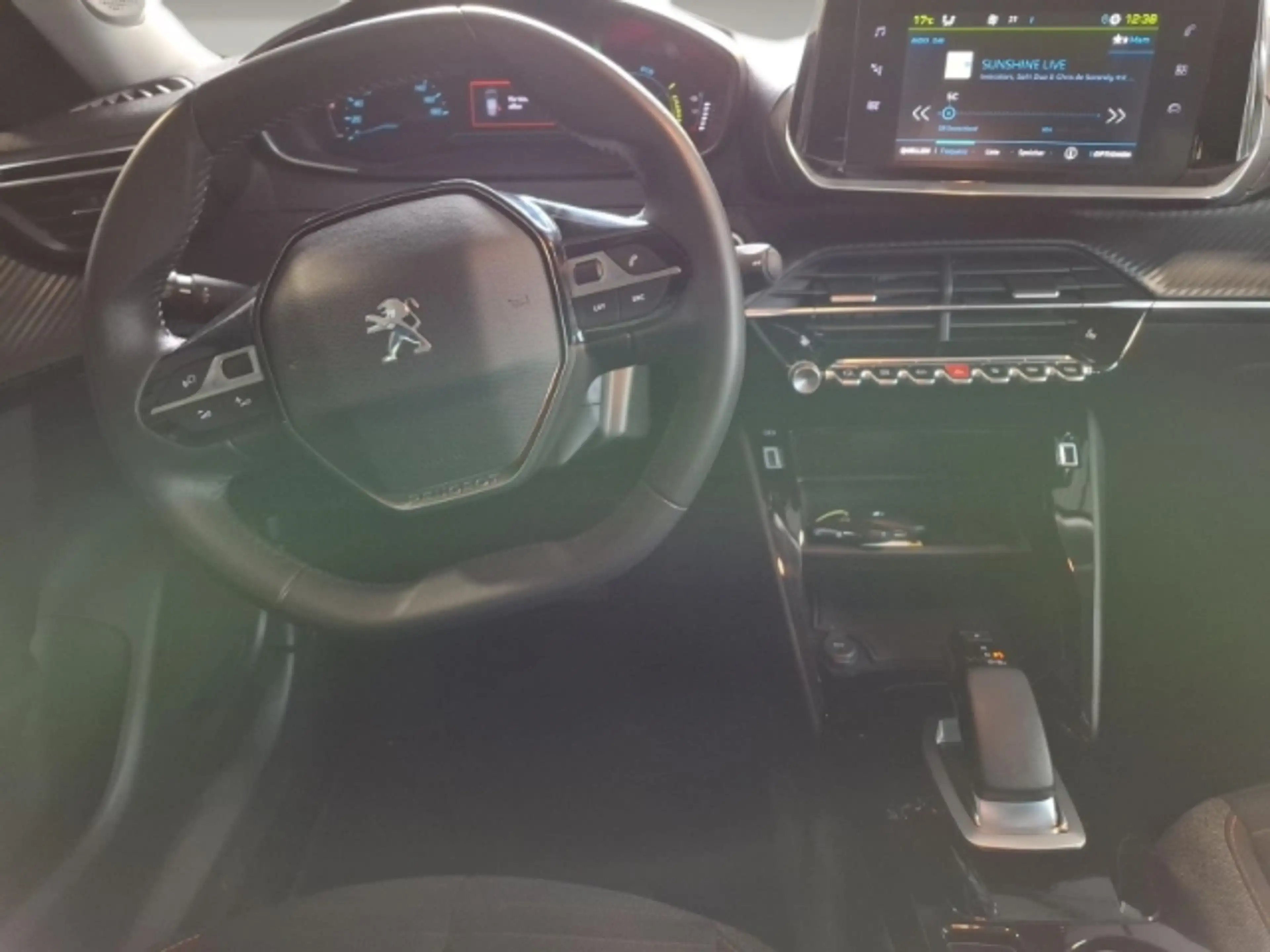 Peugeot 2008 Active Pack 50 kWh/Wärmepumpe/Sitzheizung/AppleCar — photo 10
