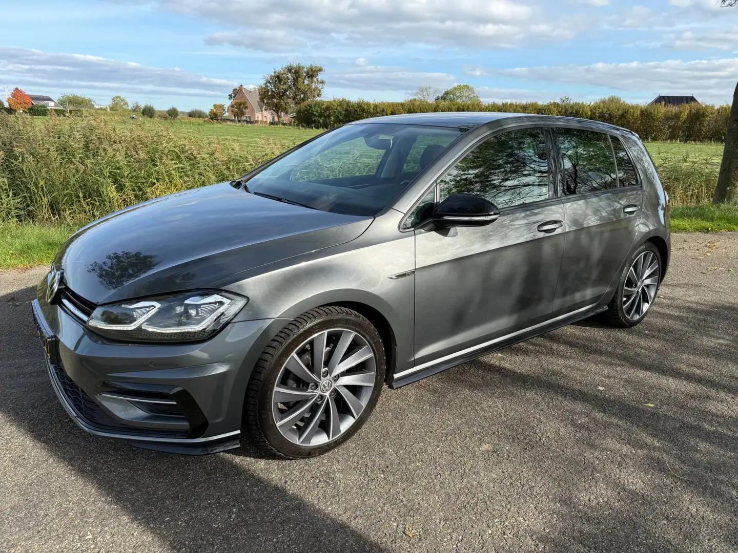 Volkswagen Golf 1.5 TSI Highline Business R line Automaat, camera, Grijs - 2