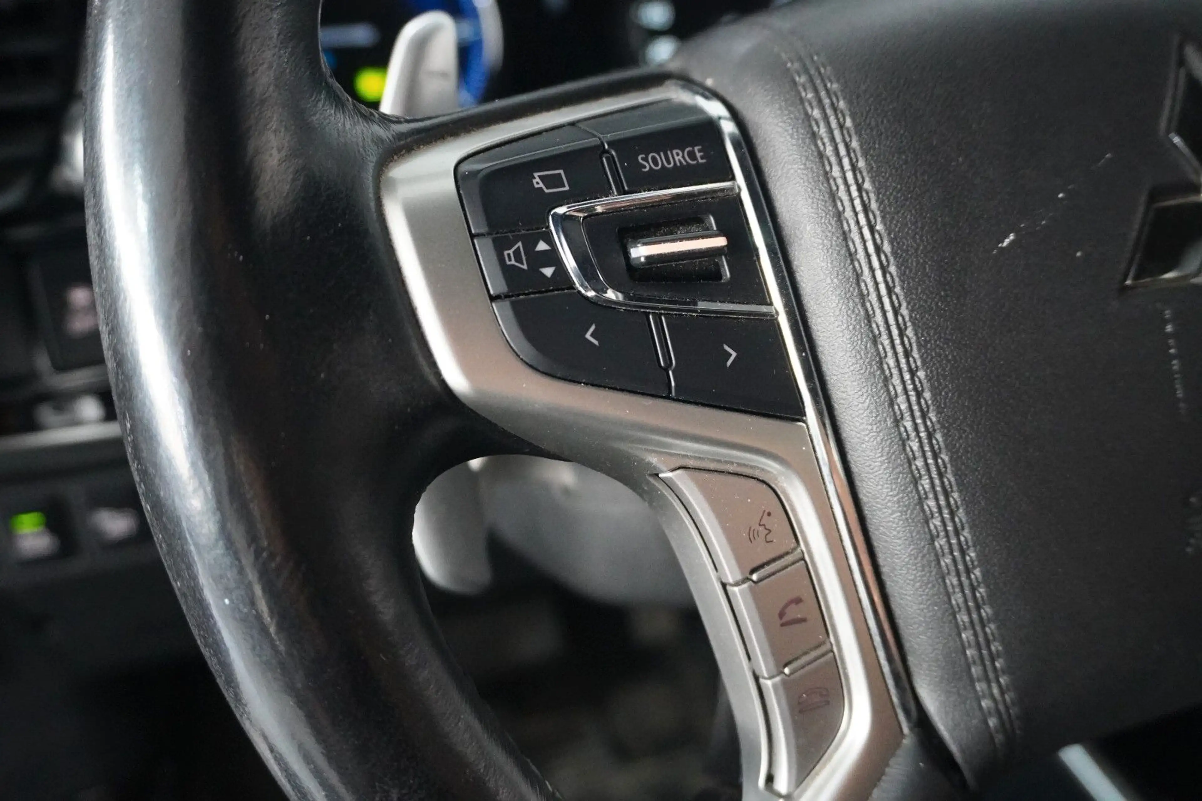 Mitsubishi Outlander 2.4 PHEV 4WD NAVI/LED/360°/LEDER/AHK — photo 25