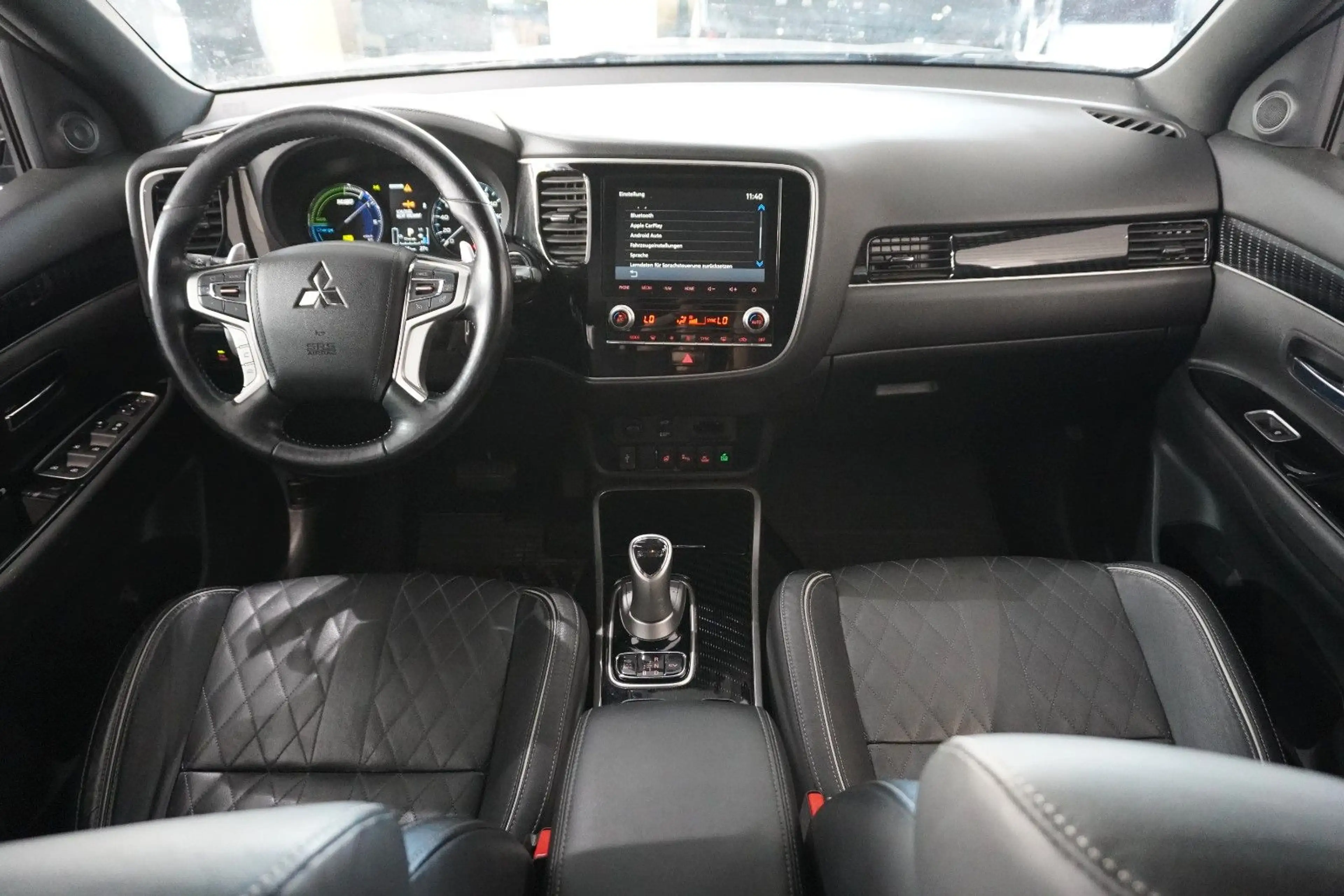 Mitsubishi Outlander 2.4 PHEV 4WD NAVI/LED/360°/LEDER/AHK — photo 40