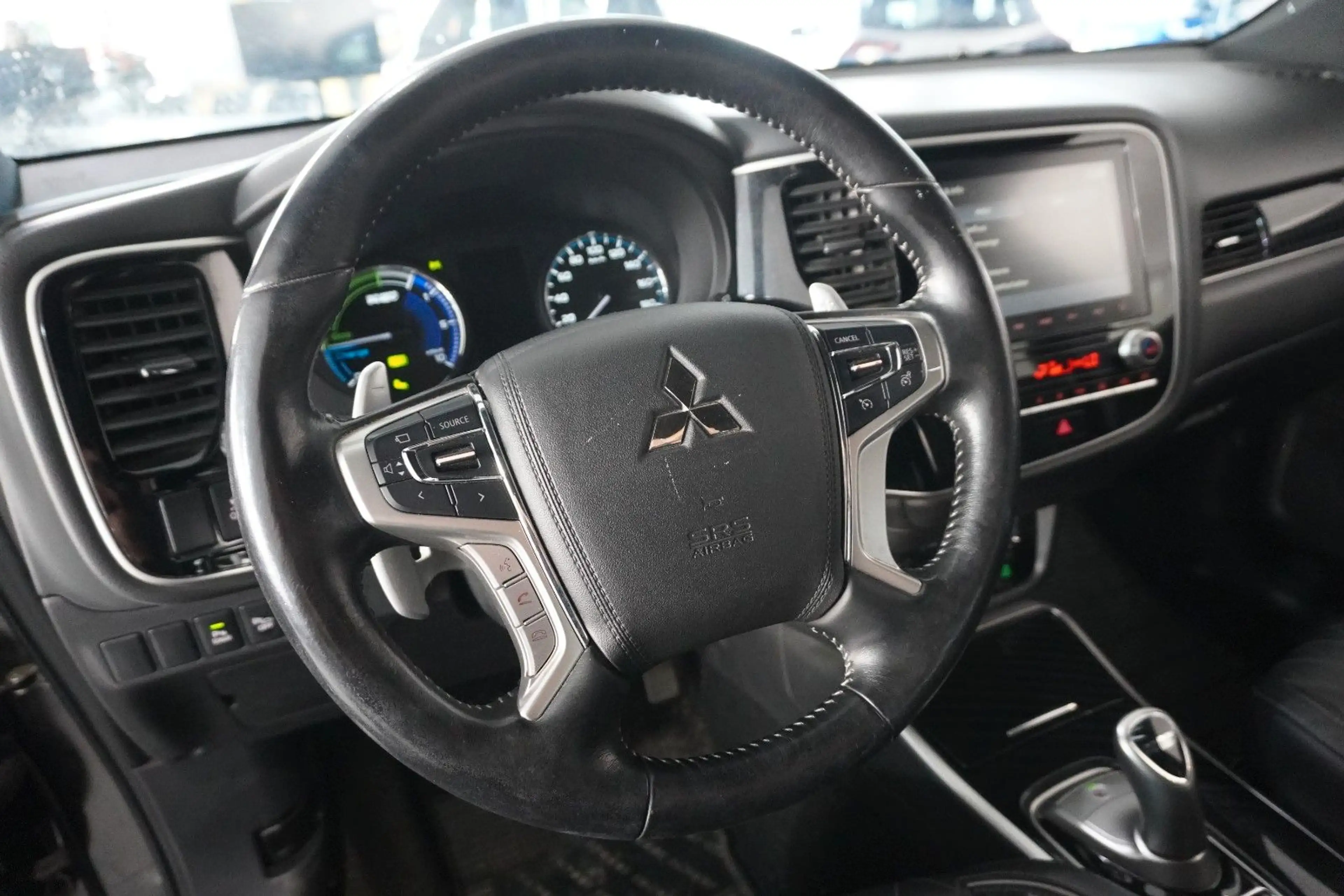 Mitsubishi Outlander 2.4 PHEV 4WD NAVI/LED/360°/LEDER/AHK — photo 22