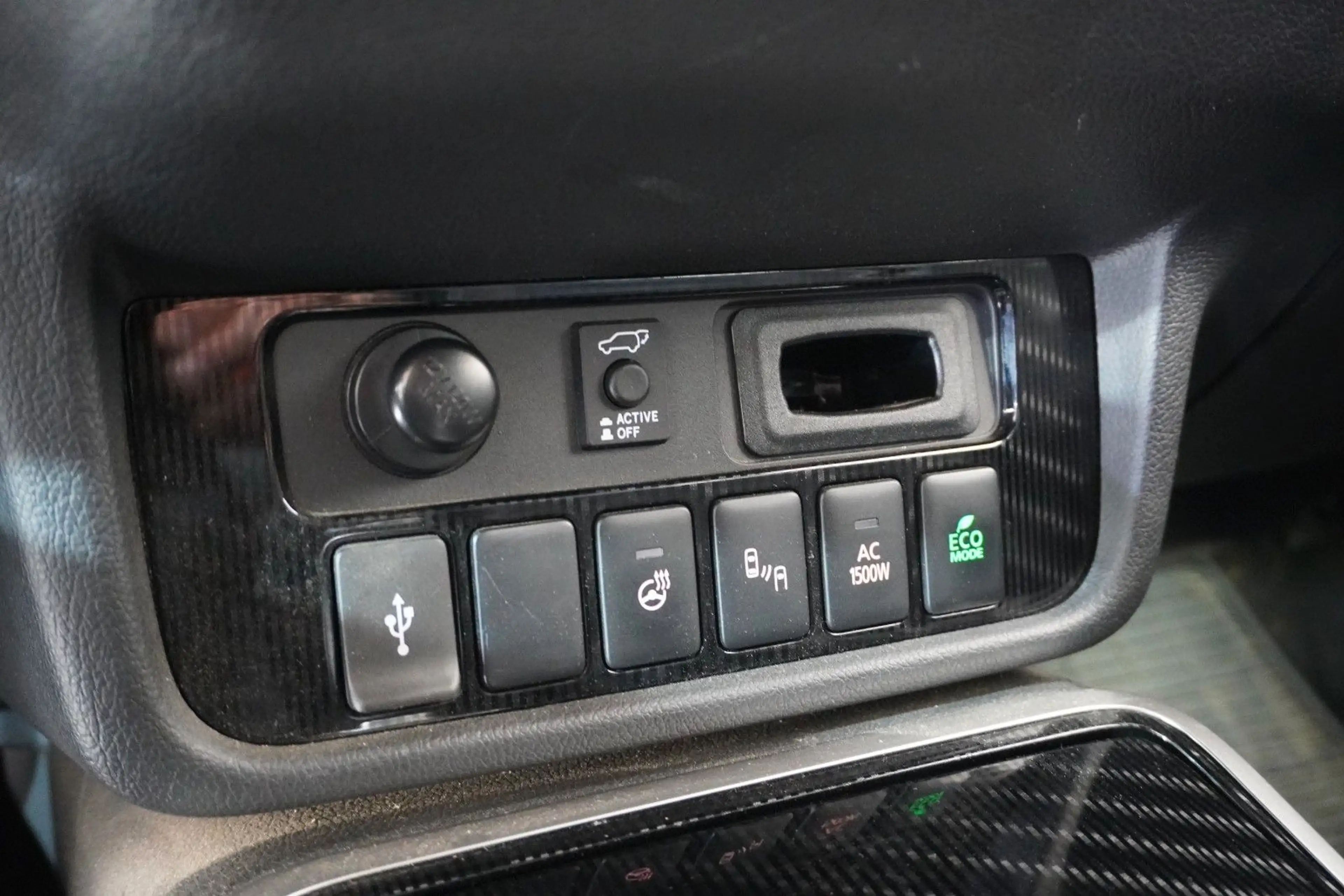 Mitsubishi Outlander 2.4 PHEV 4WD NAVI/LED/360°/LEDER/AHK — photo 34