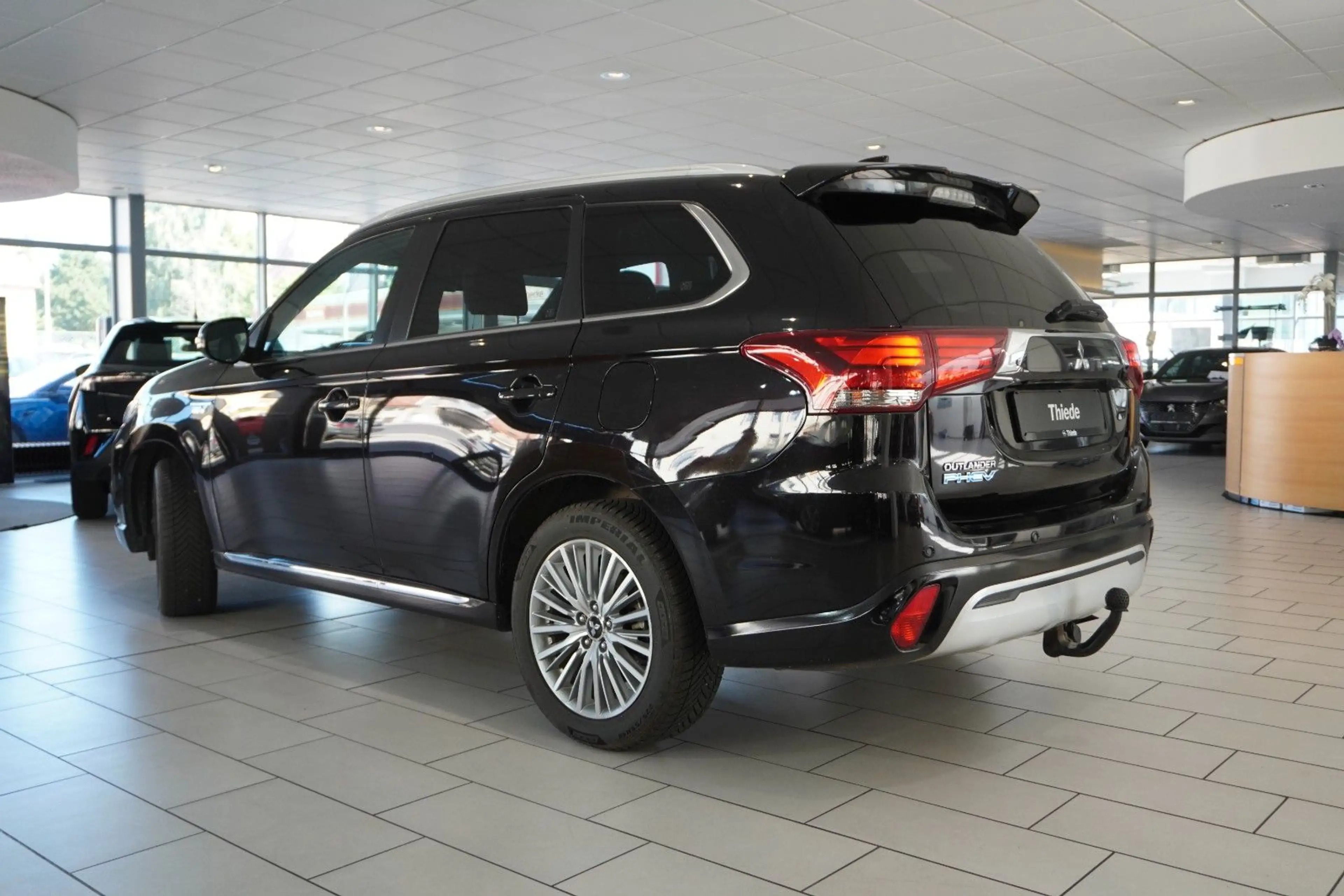 Mitsubishi Outlander 2.4 PHEV 4WD NAVI/LED/360°/LEDER/AHK — photo 13