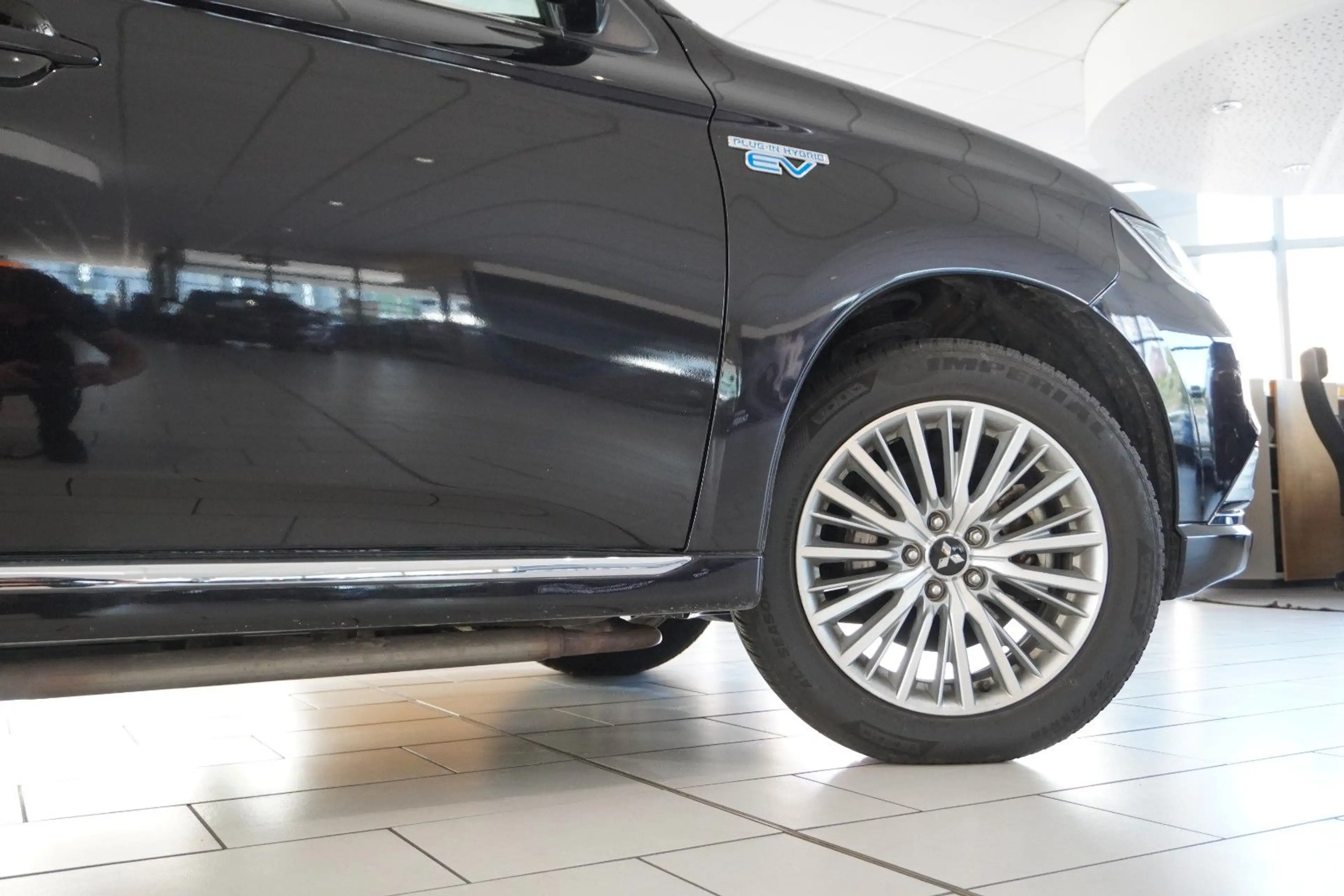 Mitsubishi Outlander 2.4 PHEV 4WD NAVI/LED/360°/LEDER/AHK — photo 8