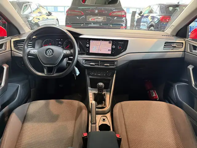 Volkswagen Polo view 11