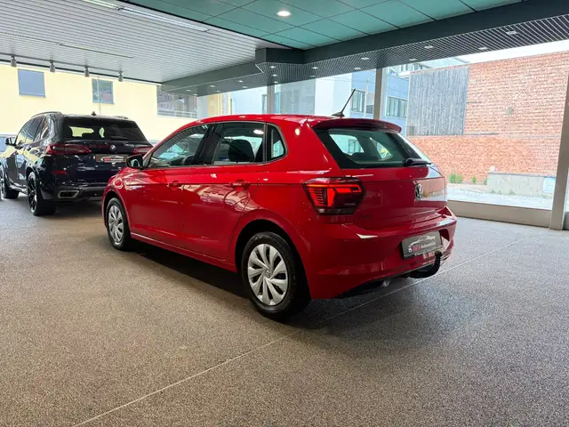 Volkswagen Polo view 4