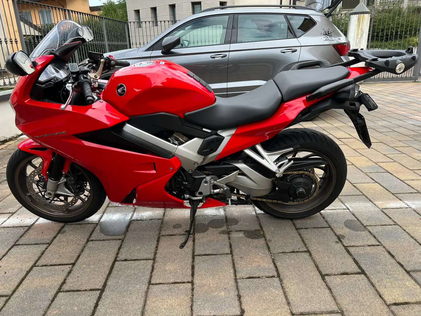 Honda VFR 800 Rosso - 1
