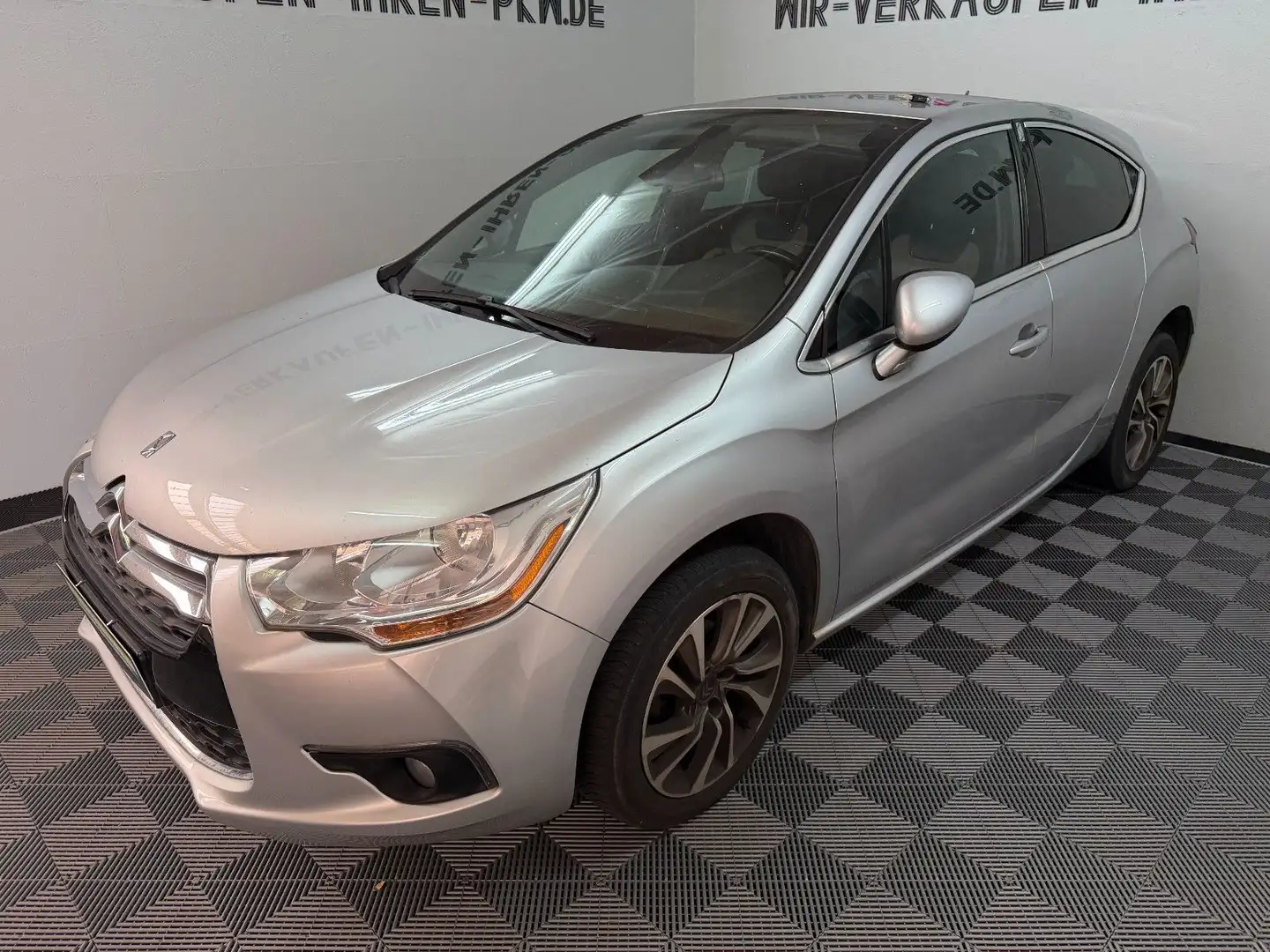 Citroen DS4 1.6 SoChic Silber - 2