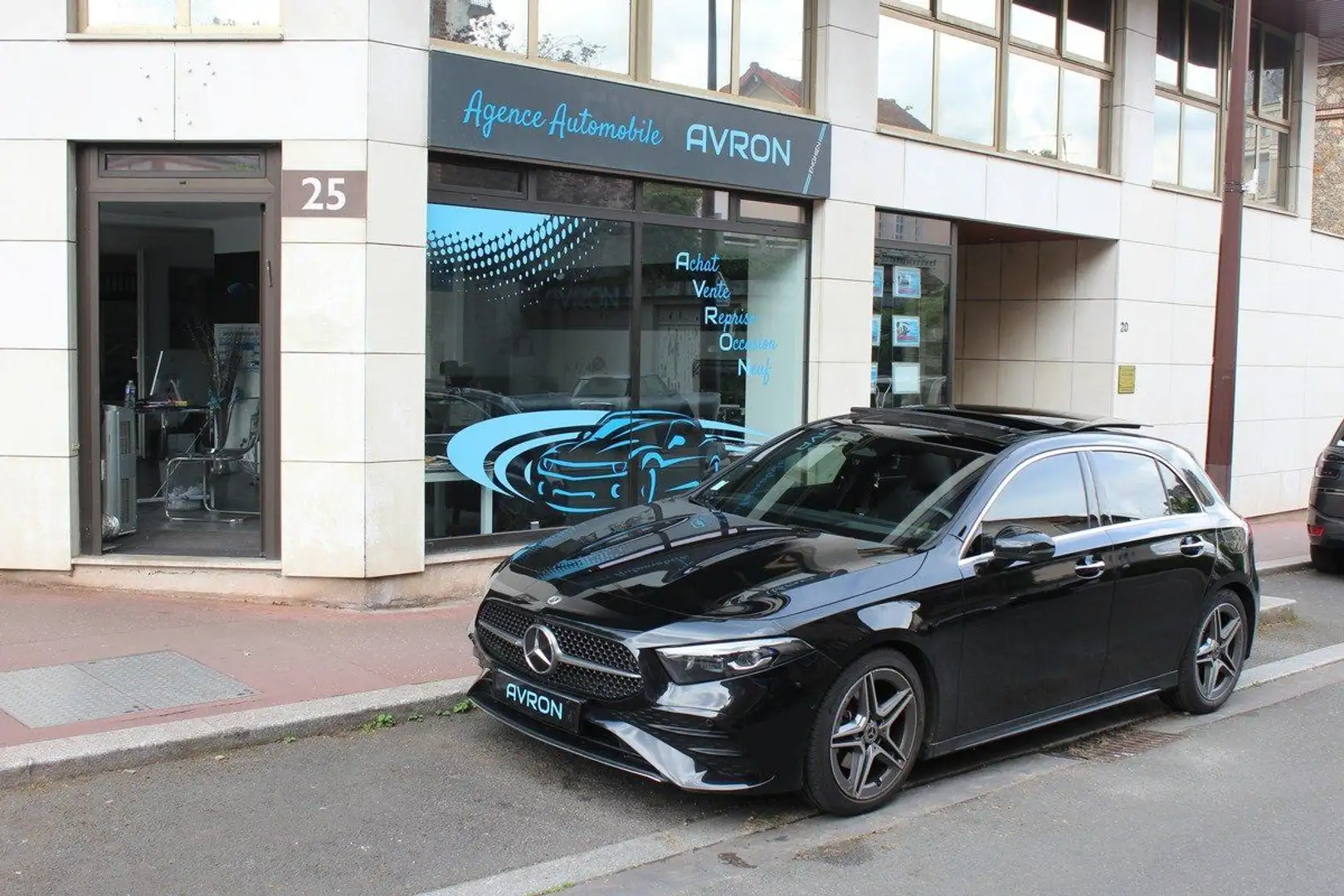 Mercedes-Benz A 200 IV (2) 200 D AMG LINE 8G-DCT FULL OPTIONS Noir - 1