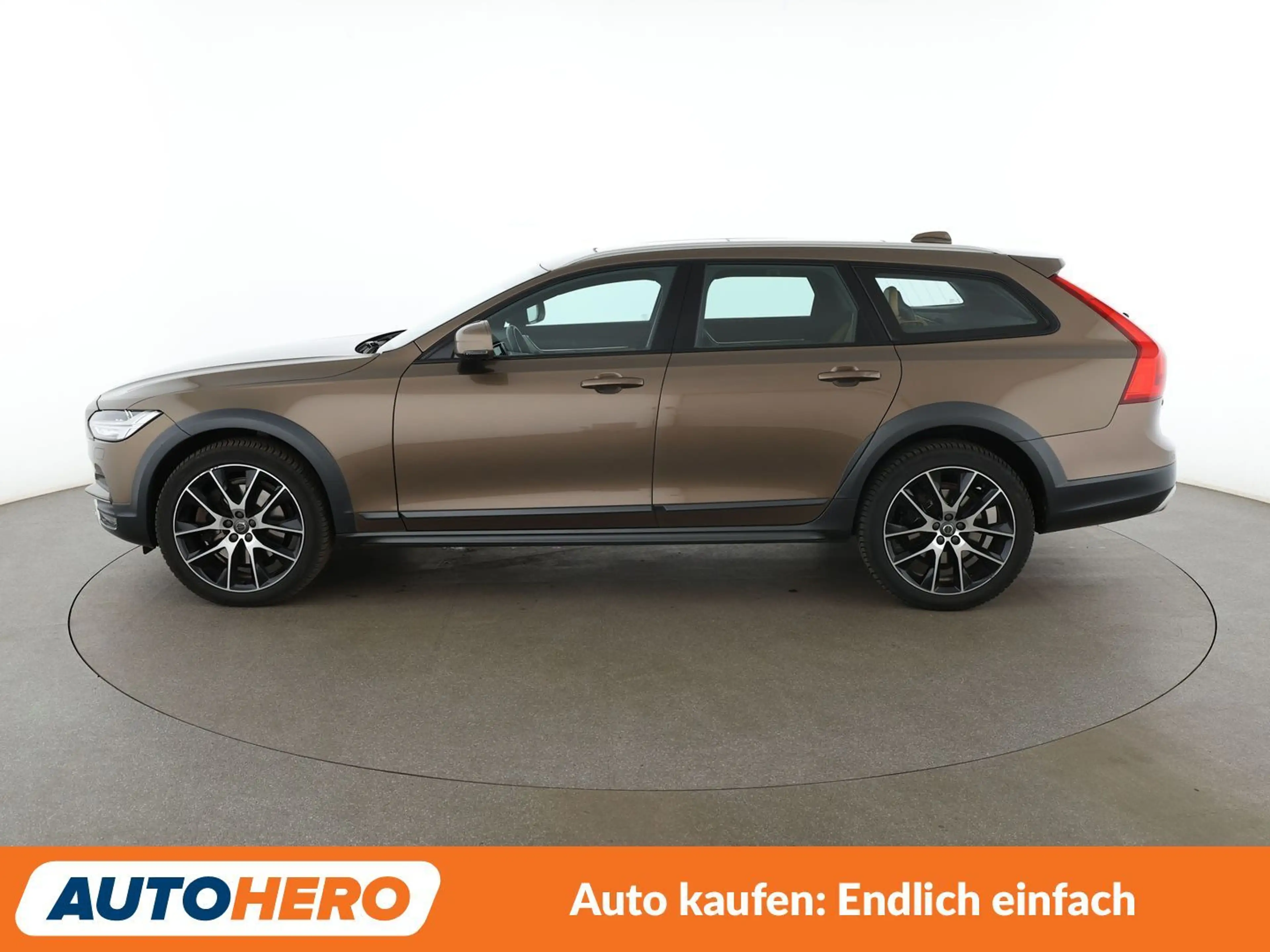 Volvo V90 Cross Country 2.0 D5 AWD Aut.*NAVI*HUD*LED* — photo 3