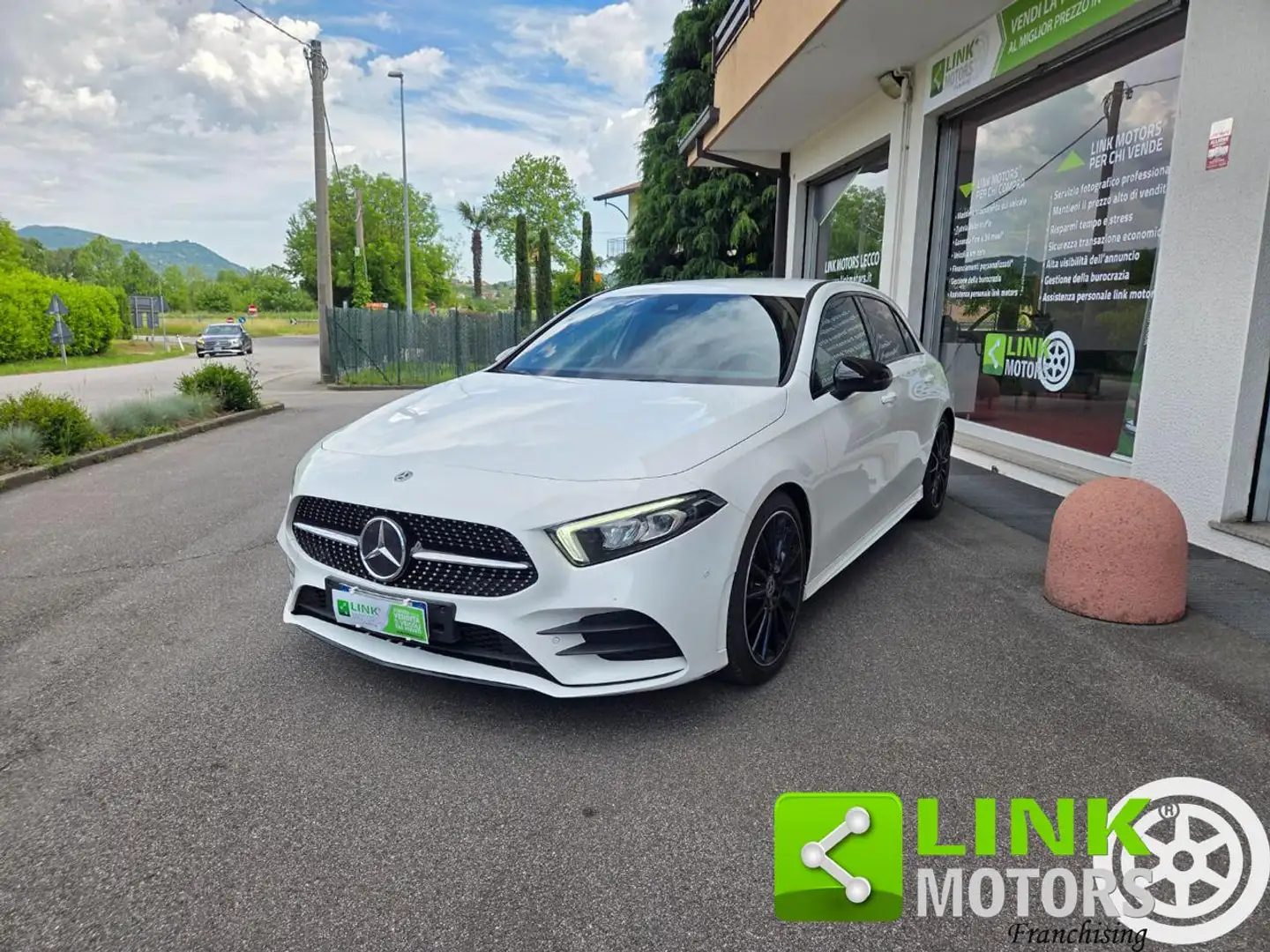 Mercedes-Benz A 180 d Automatic Premium AMG Wit - 1