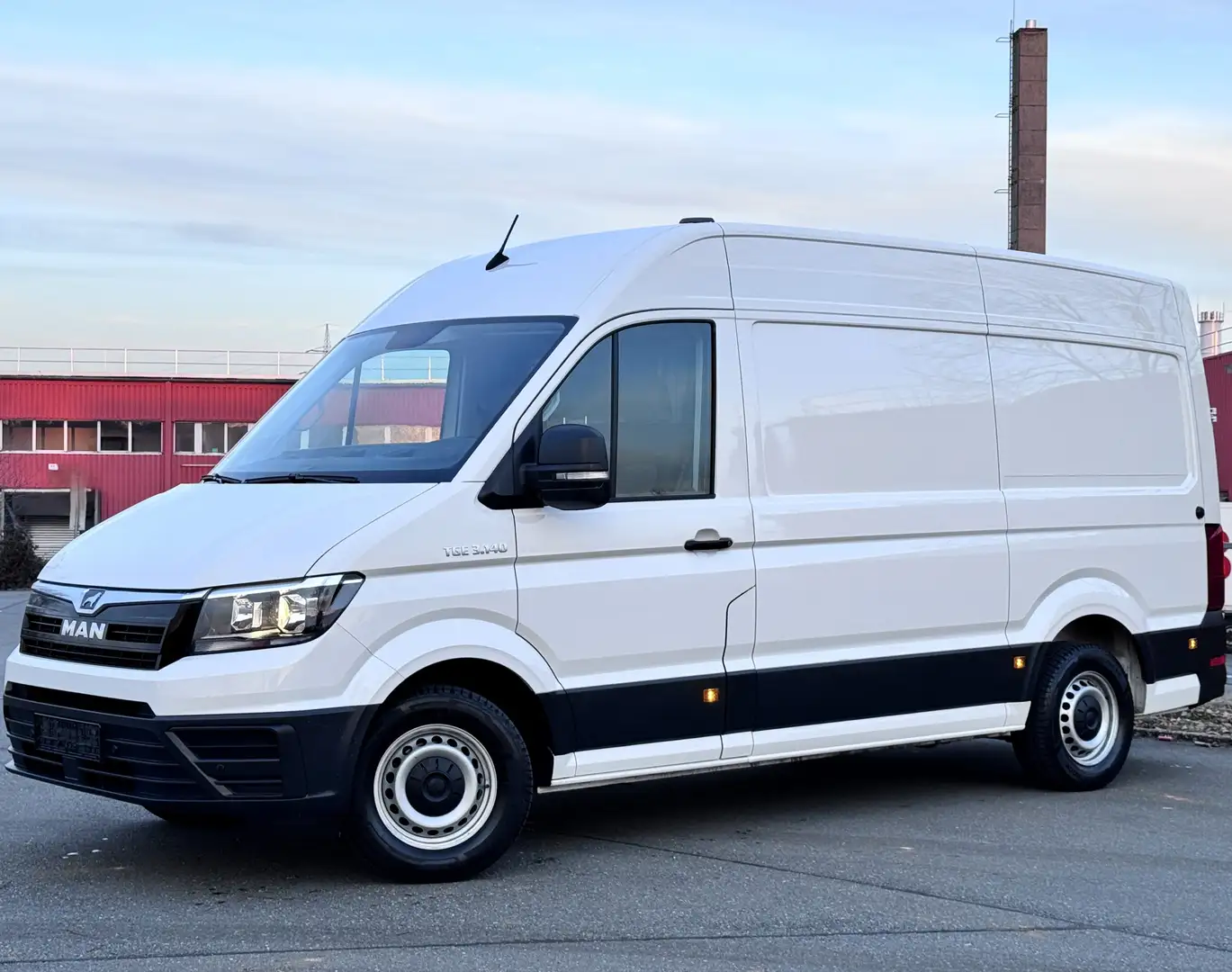 MAN TGE TGE 3.140*L3H3*KAM*PDC V&H*AHK*NAVI*FRONT ASSIS* Blanc - 1